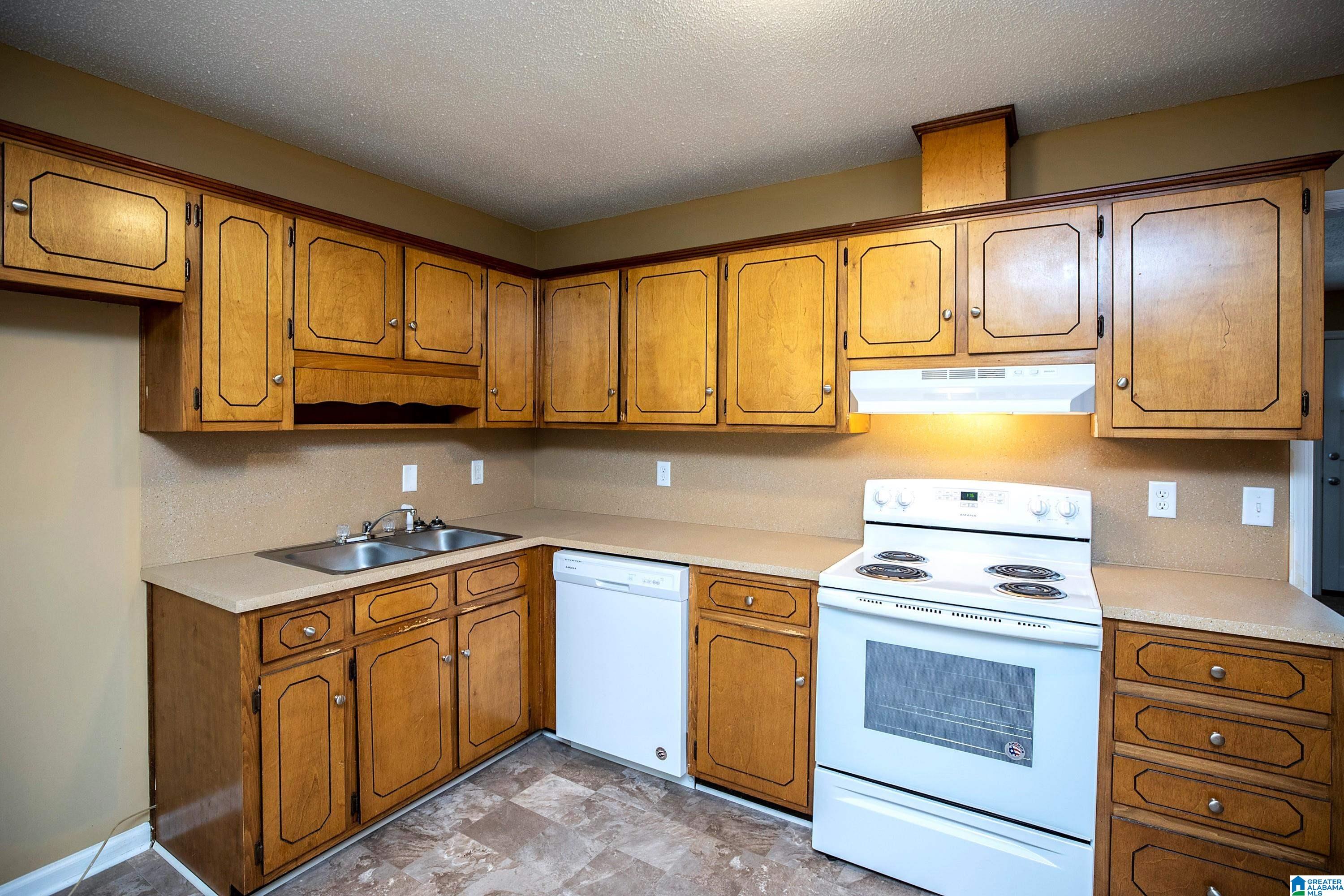 310 WILLOW GLEN DRIVE