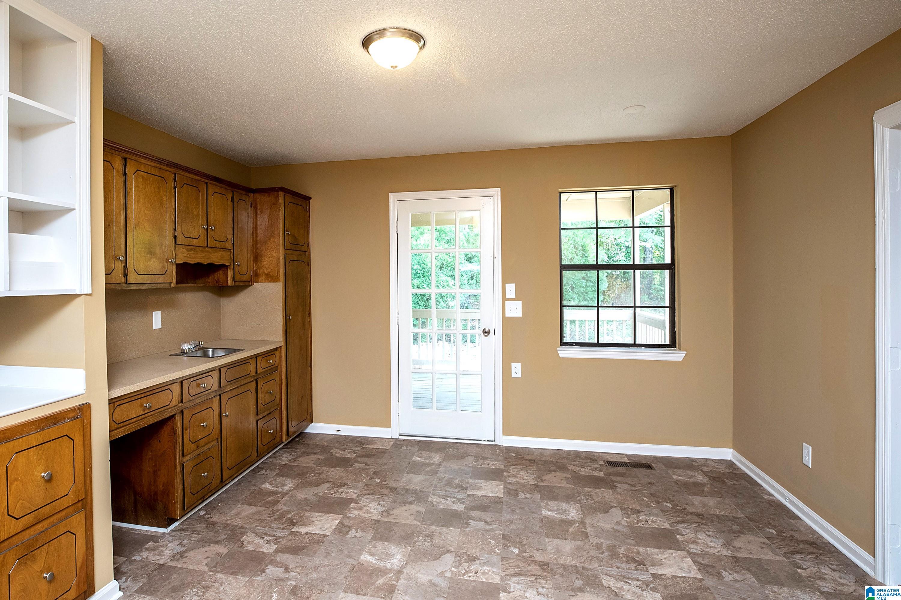 310 WILLOW GLEN DRIVE