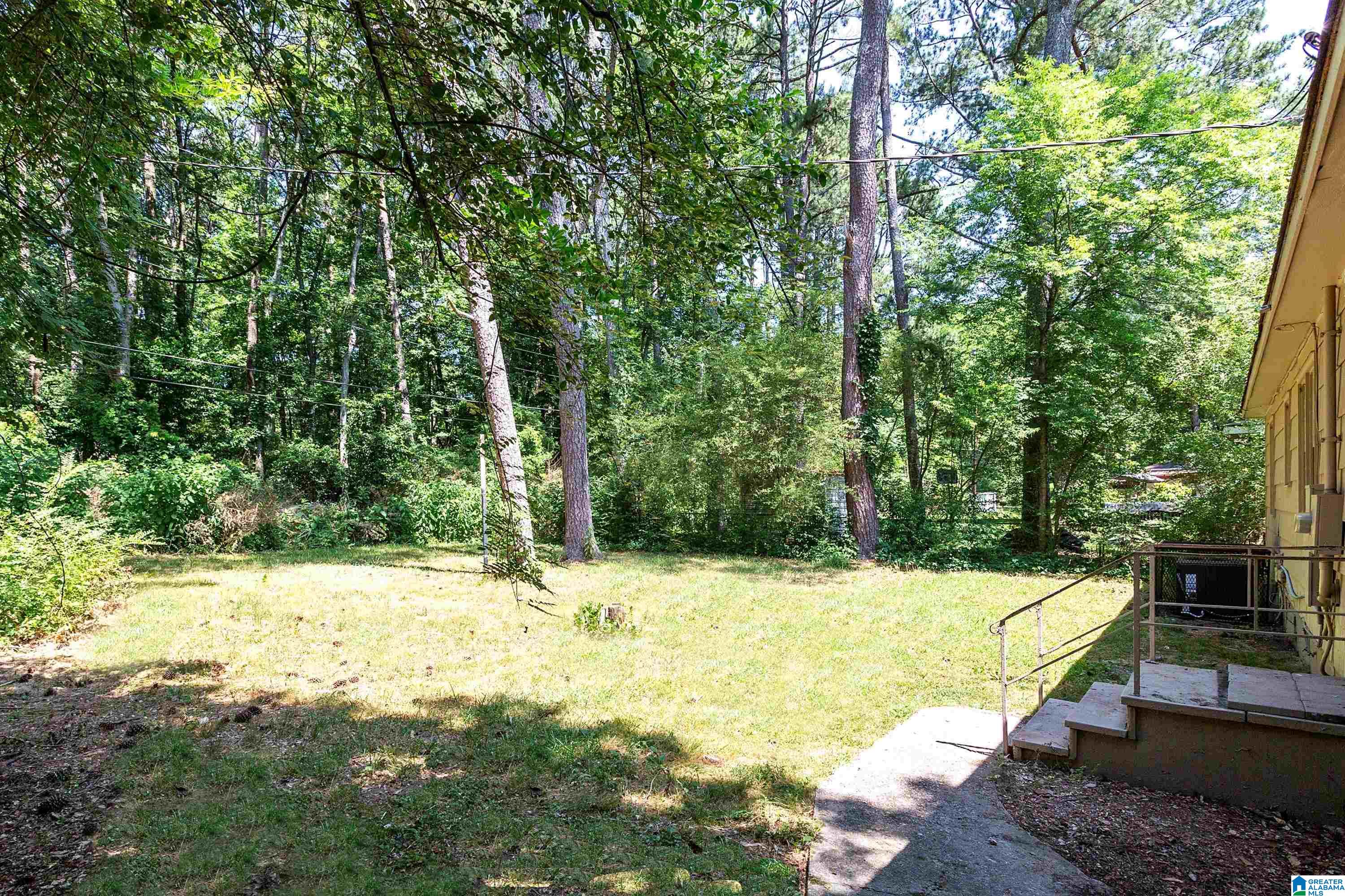 636 ROEBUCK CIRCLE