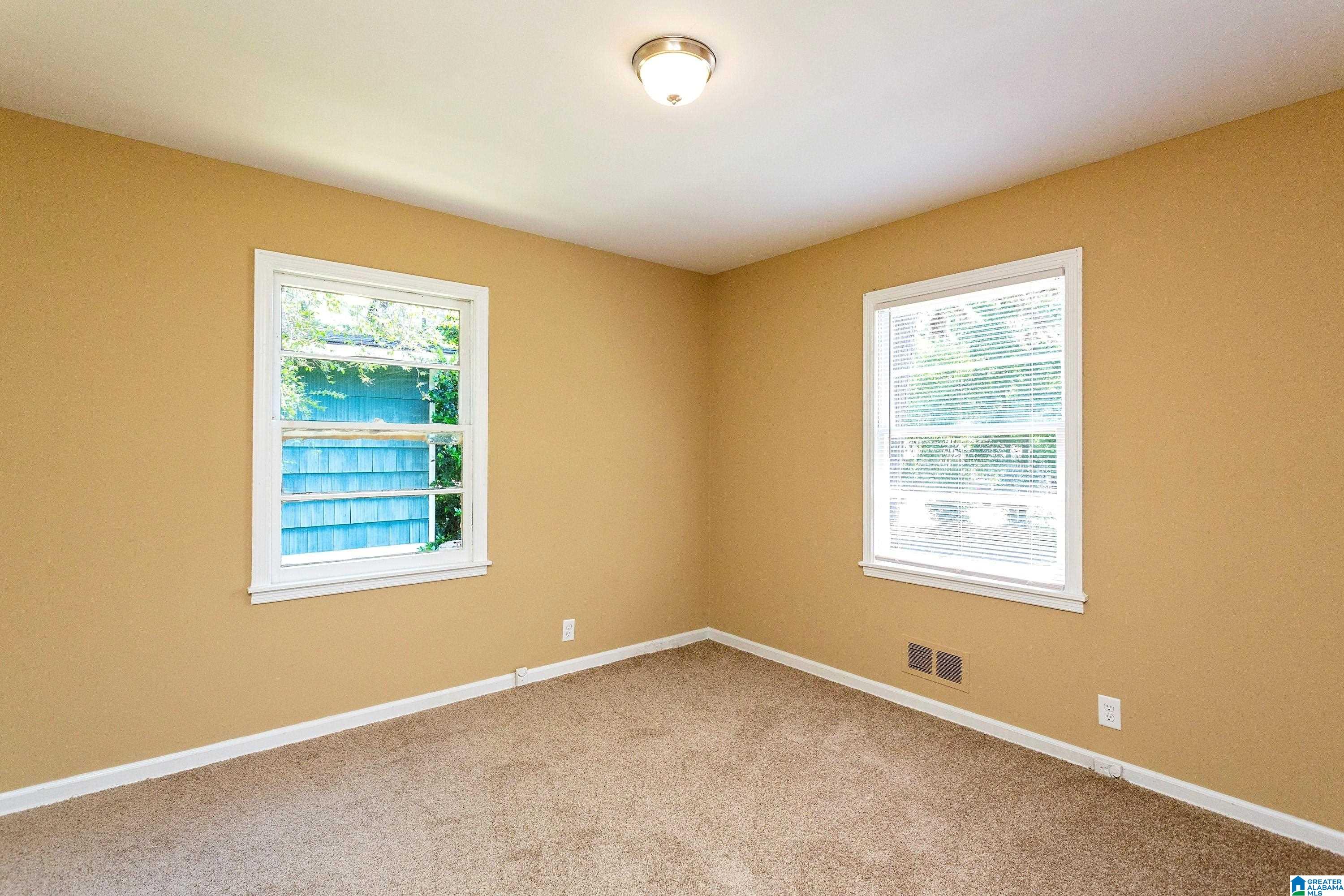 636 ROEBUCK CIRCLE