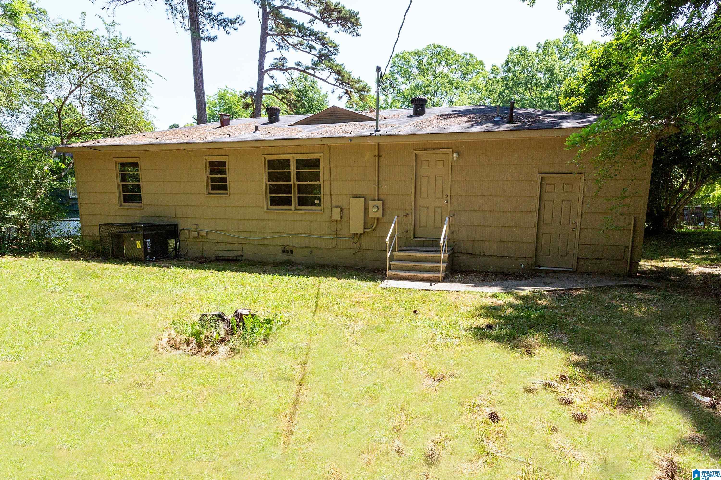 636 ROEBUCK CIRCLE