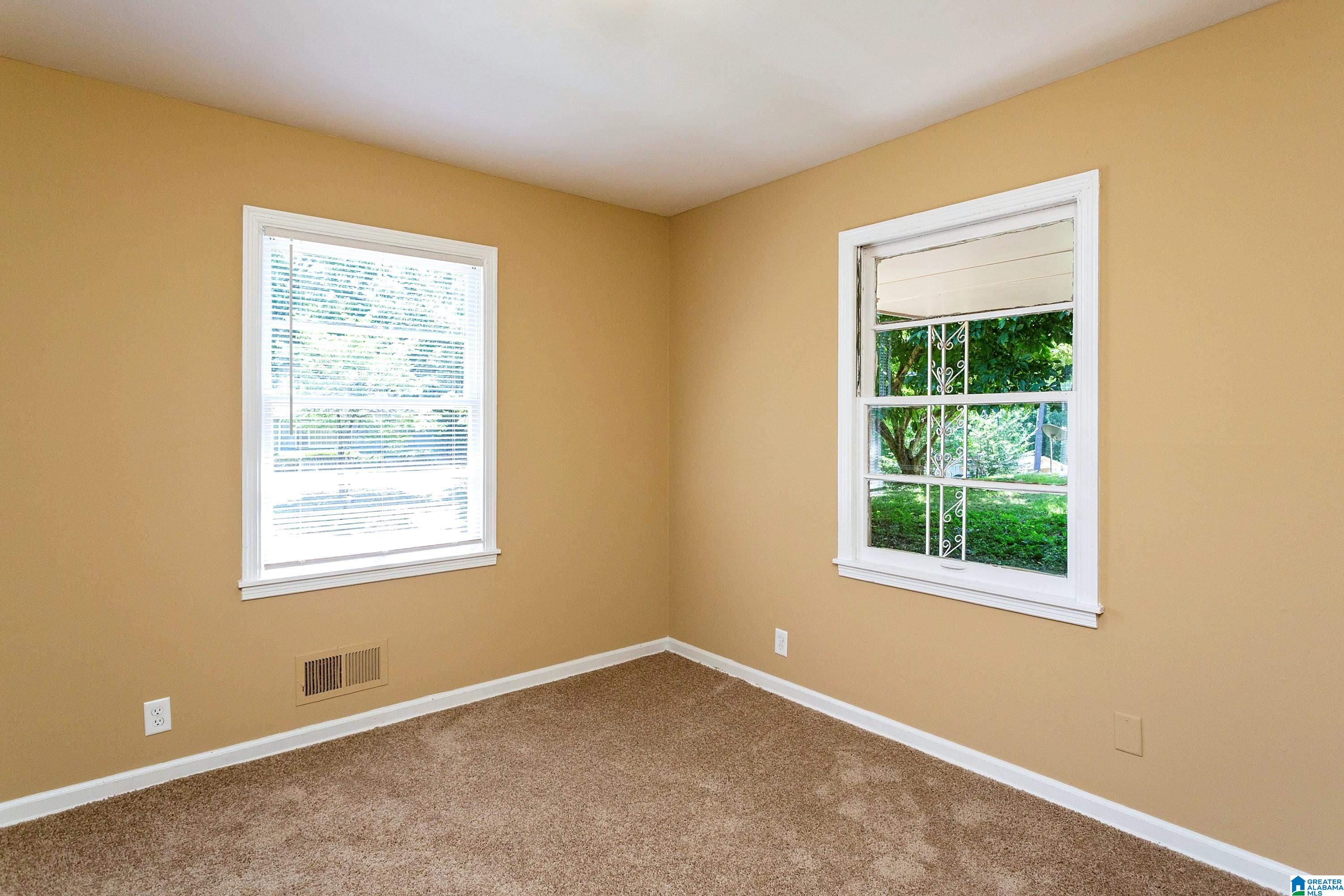 636 ROEBUCK CIRCLE