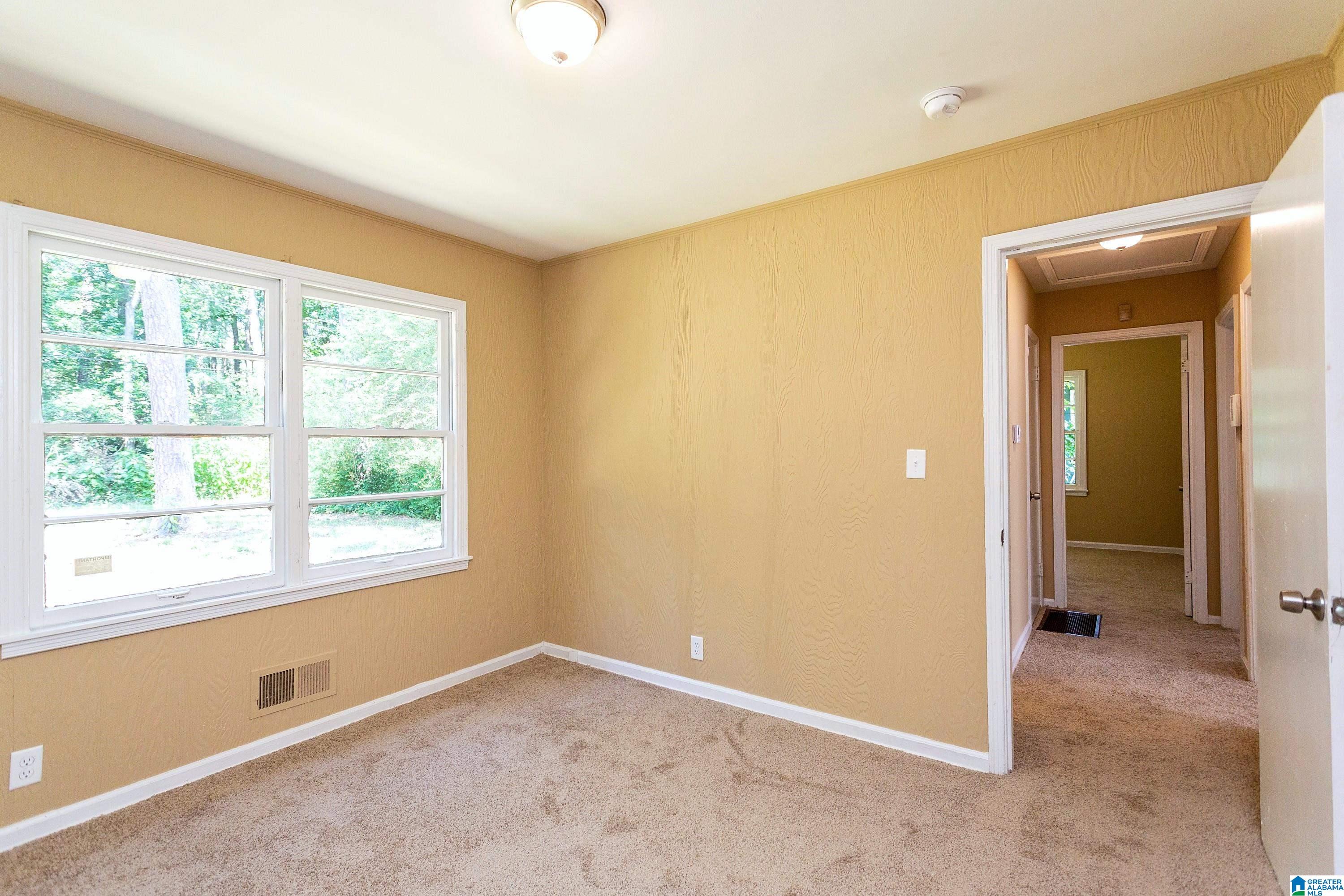 636 ROEBUCK CIRCLE