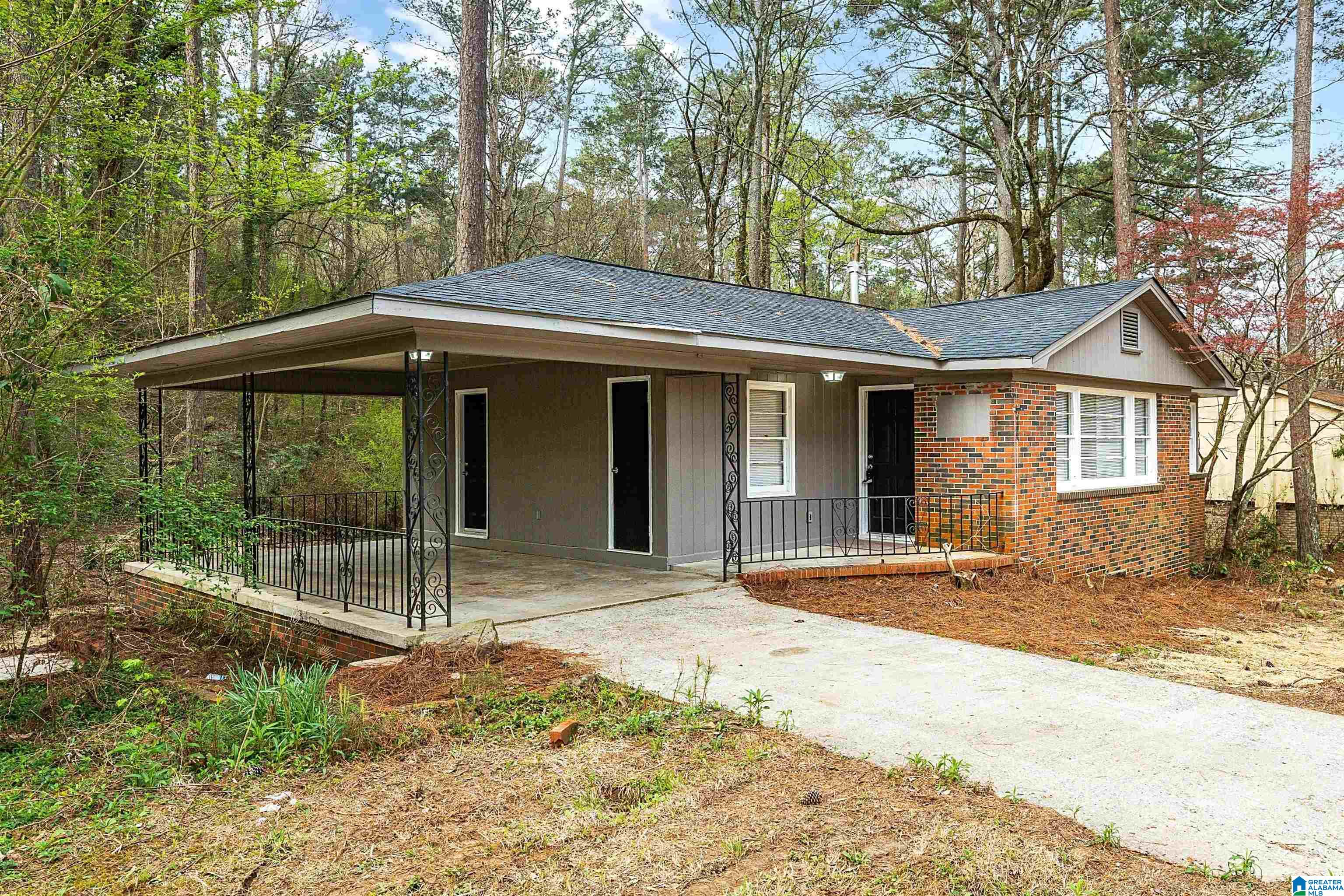 1043 HALLMARK ROAD