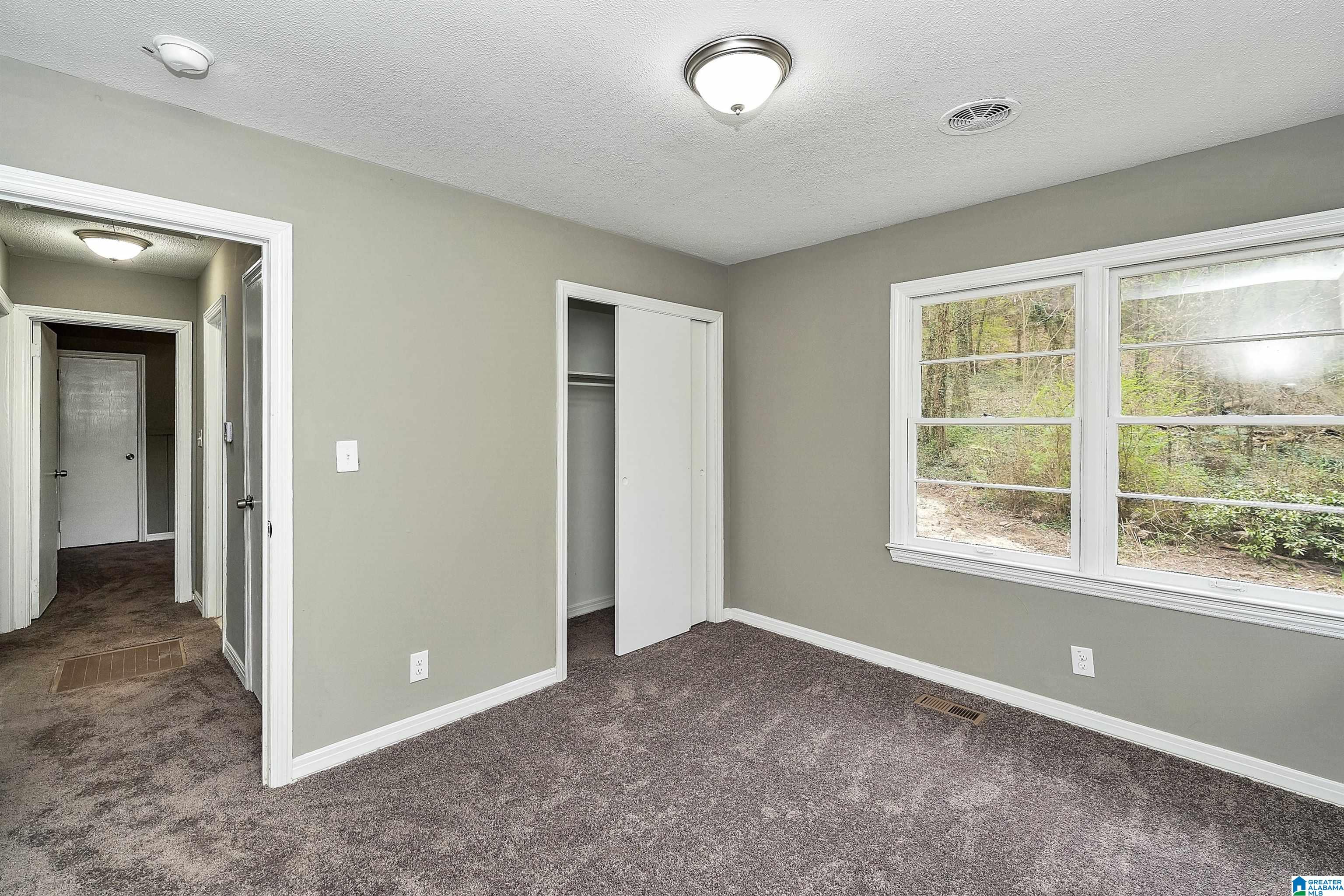 1043 HALLMARK ROAD
