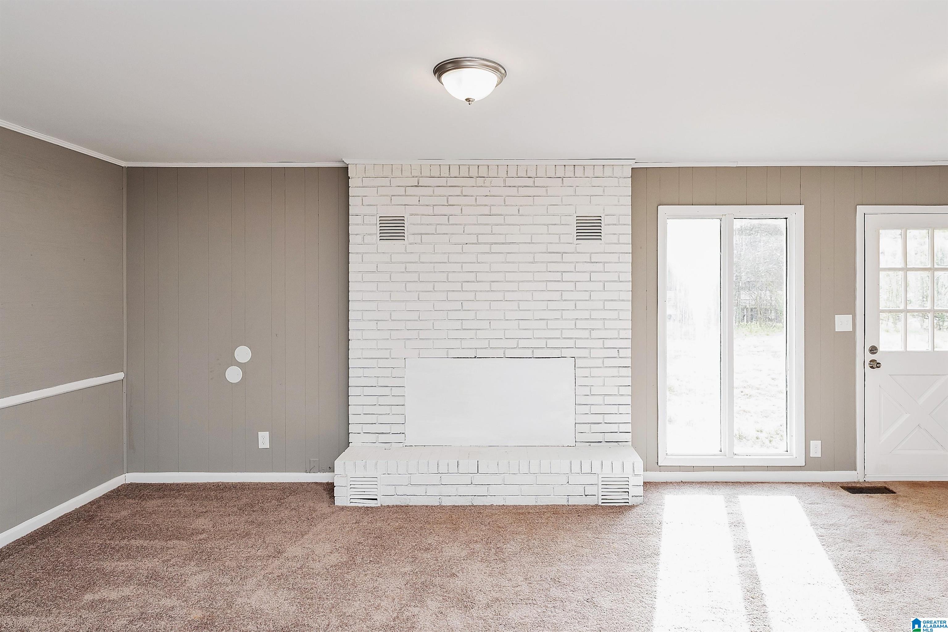 1053 GLEN OAK DRIVE