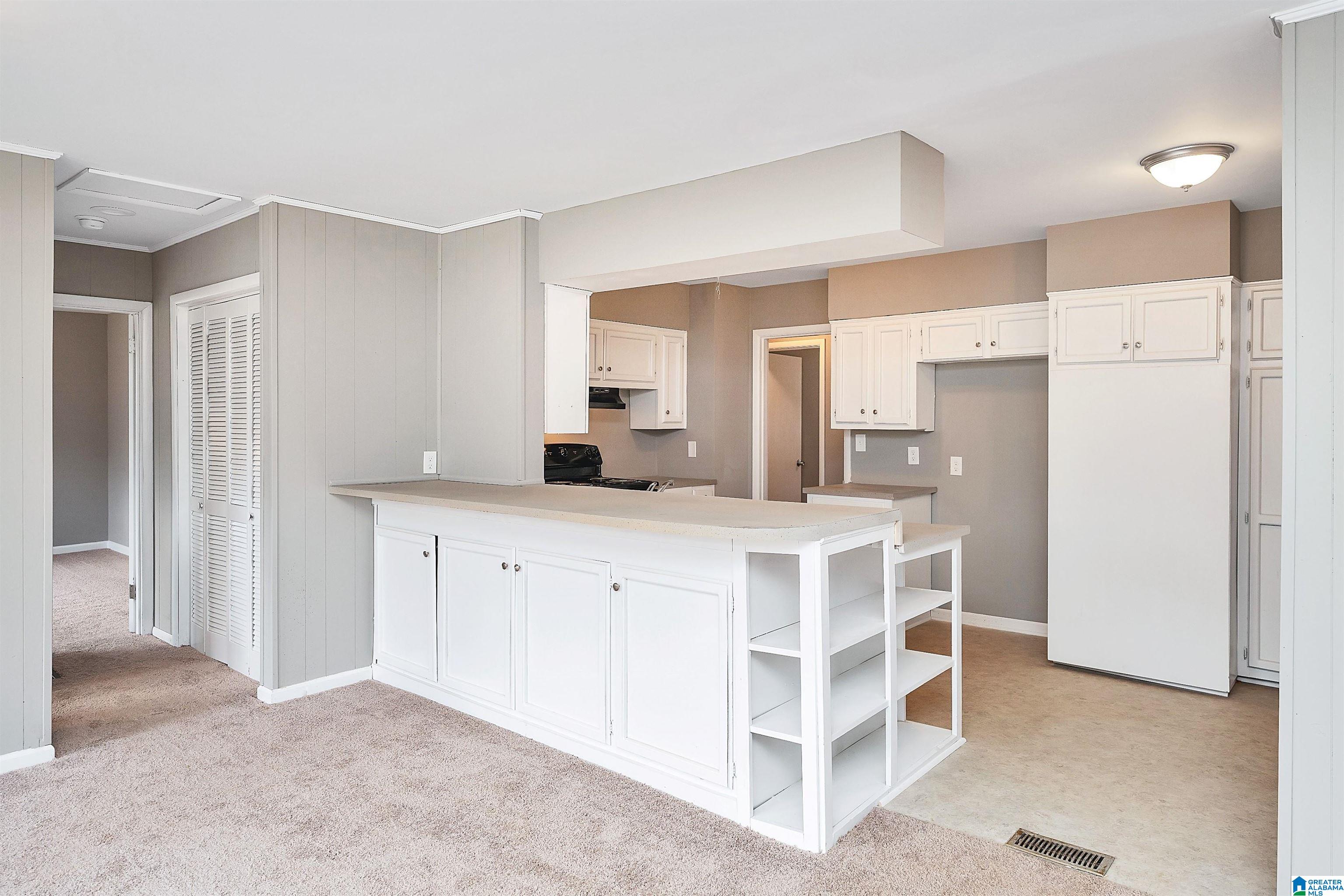 1053 GLEN OAK DRIVE