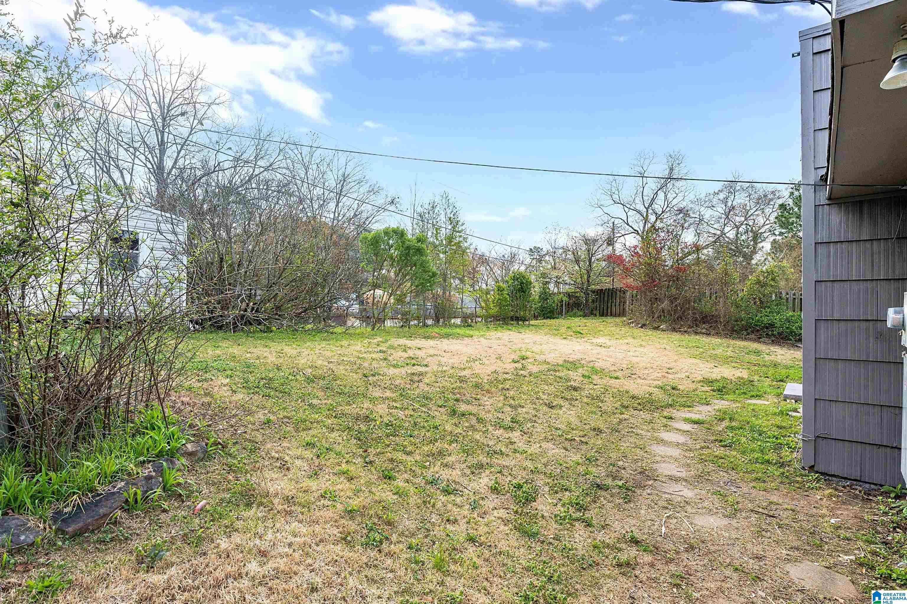 1053 GLEN OAK DRIVE