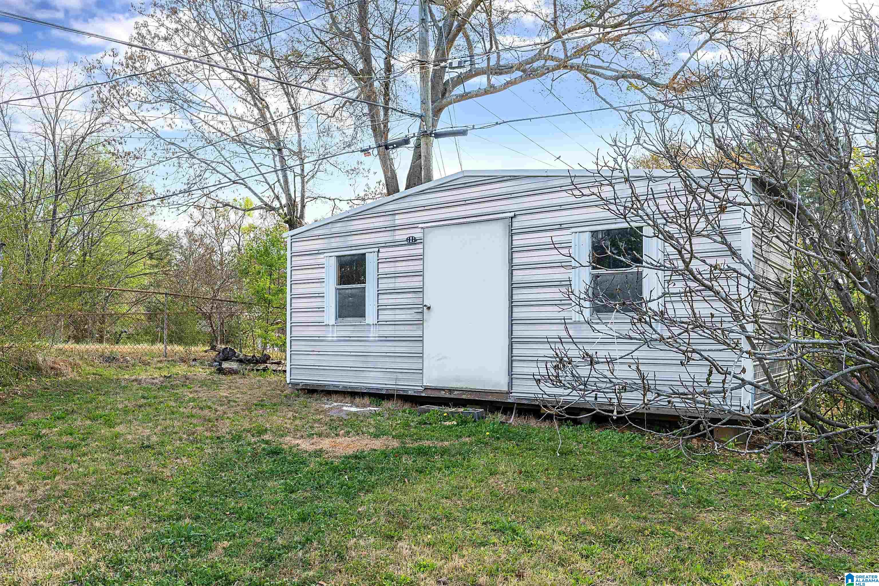 1053 GLEN OAK DRIVE