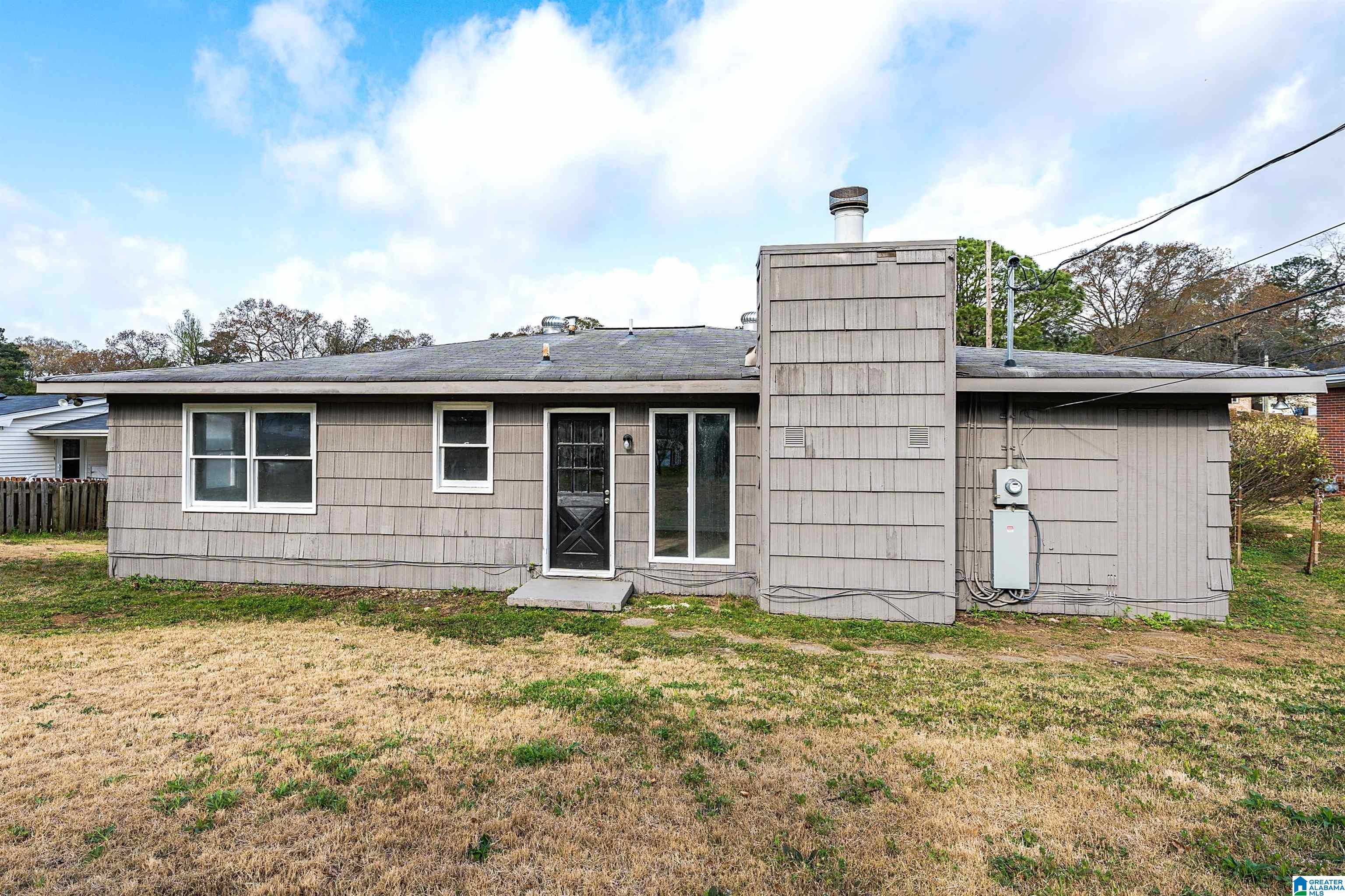 1053 GLEN OAK DRIVE
