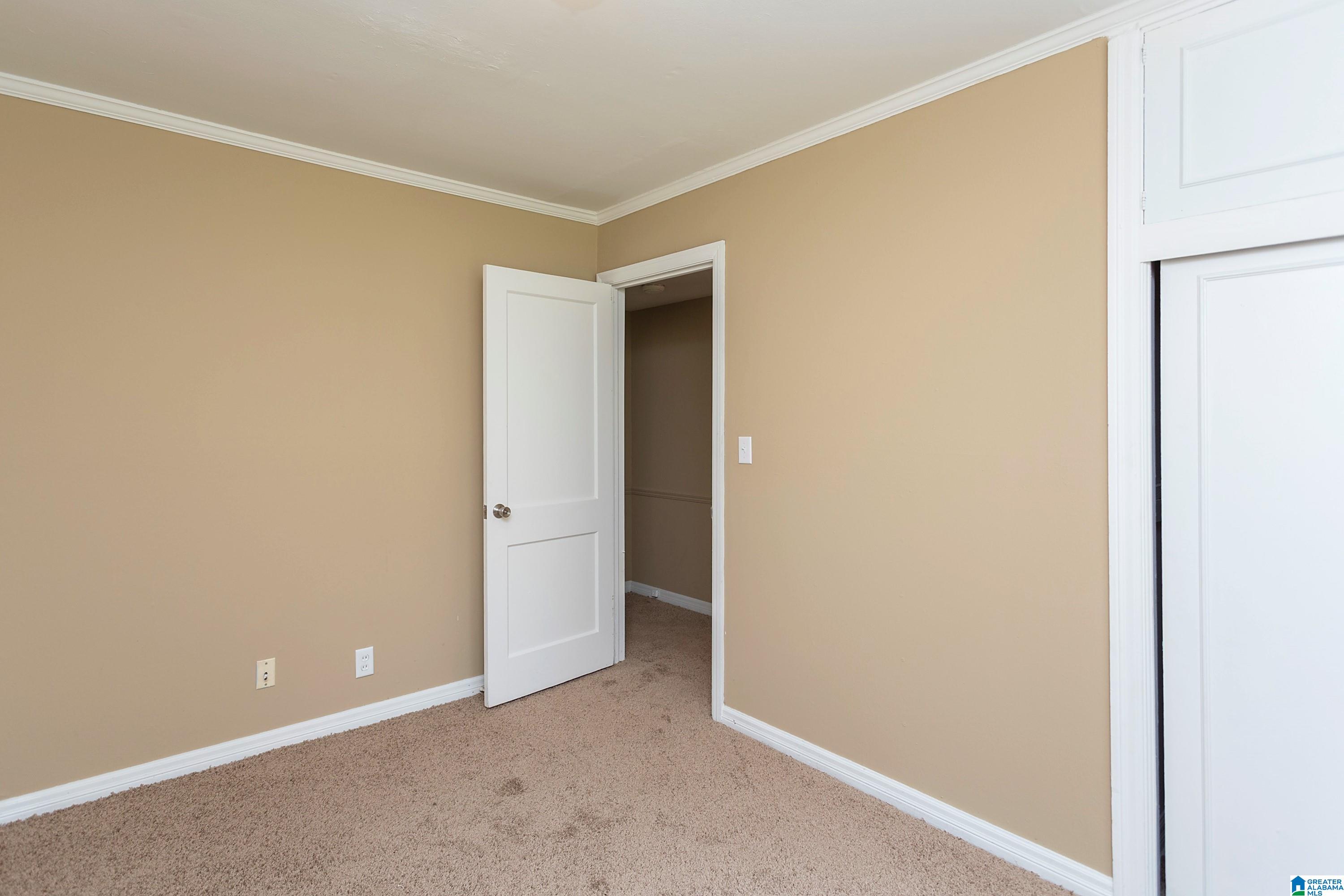 825 SUNSET DRIVE