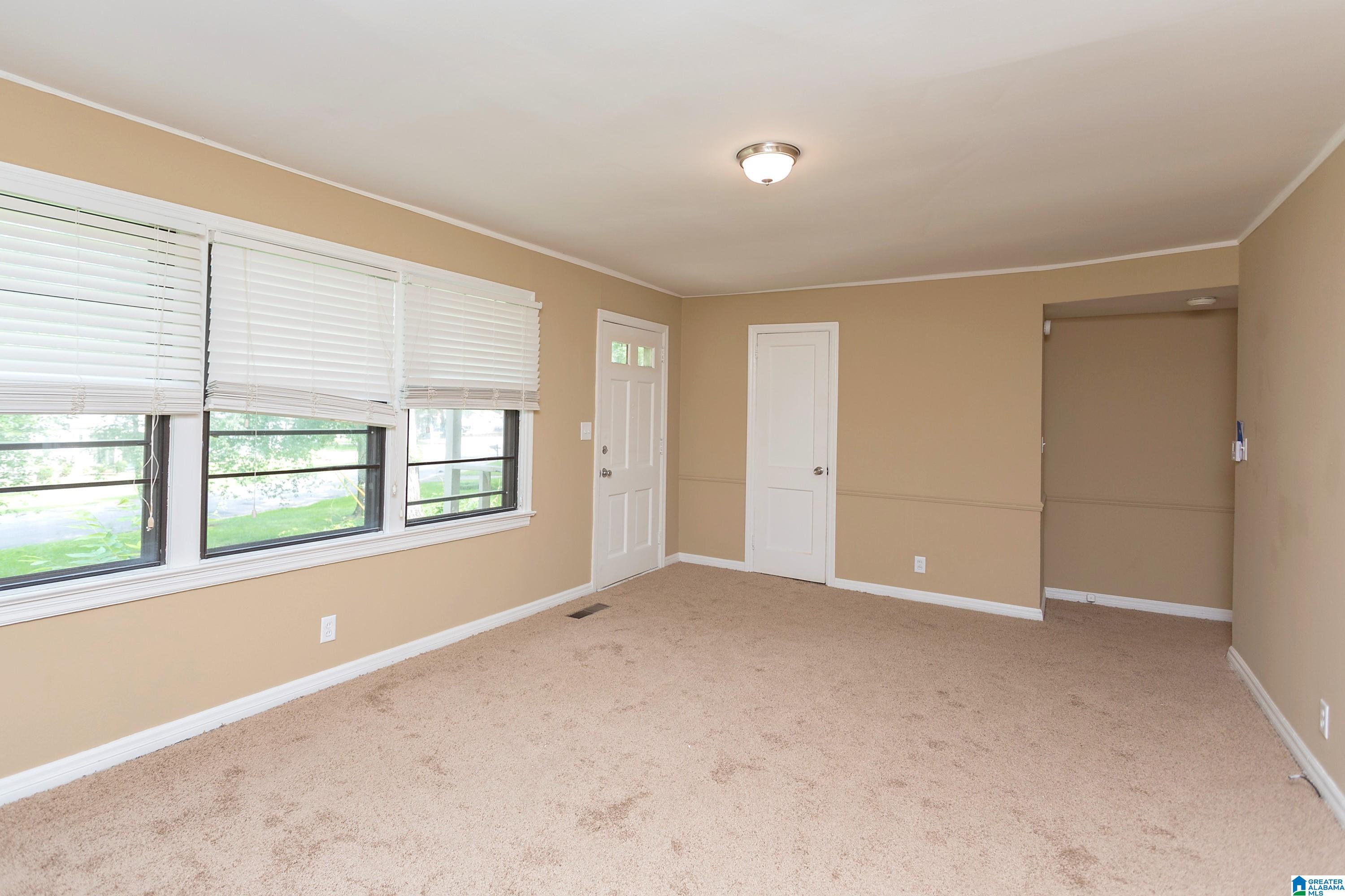 825 SUNSET DRIVE