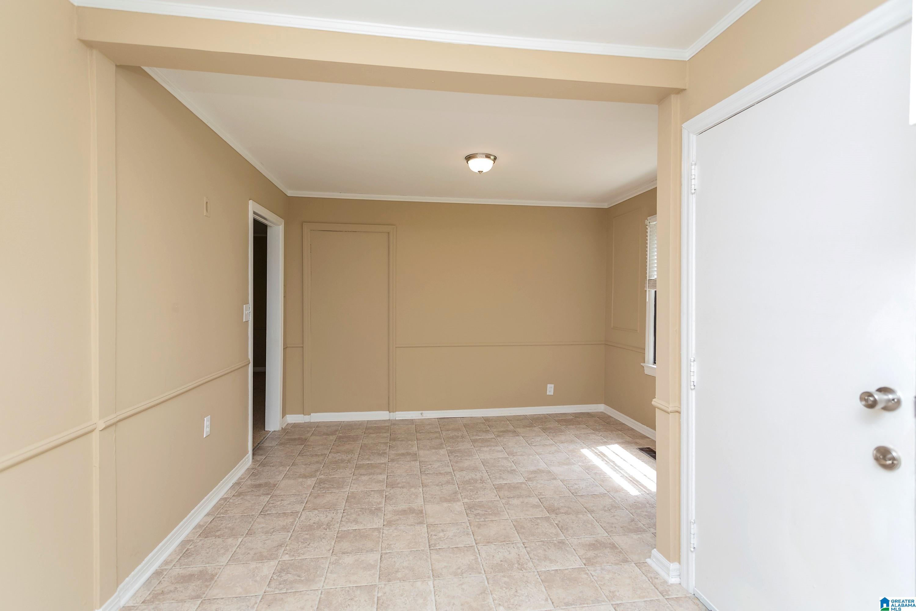 825 SUNSET DRIVE