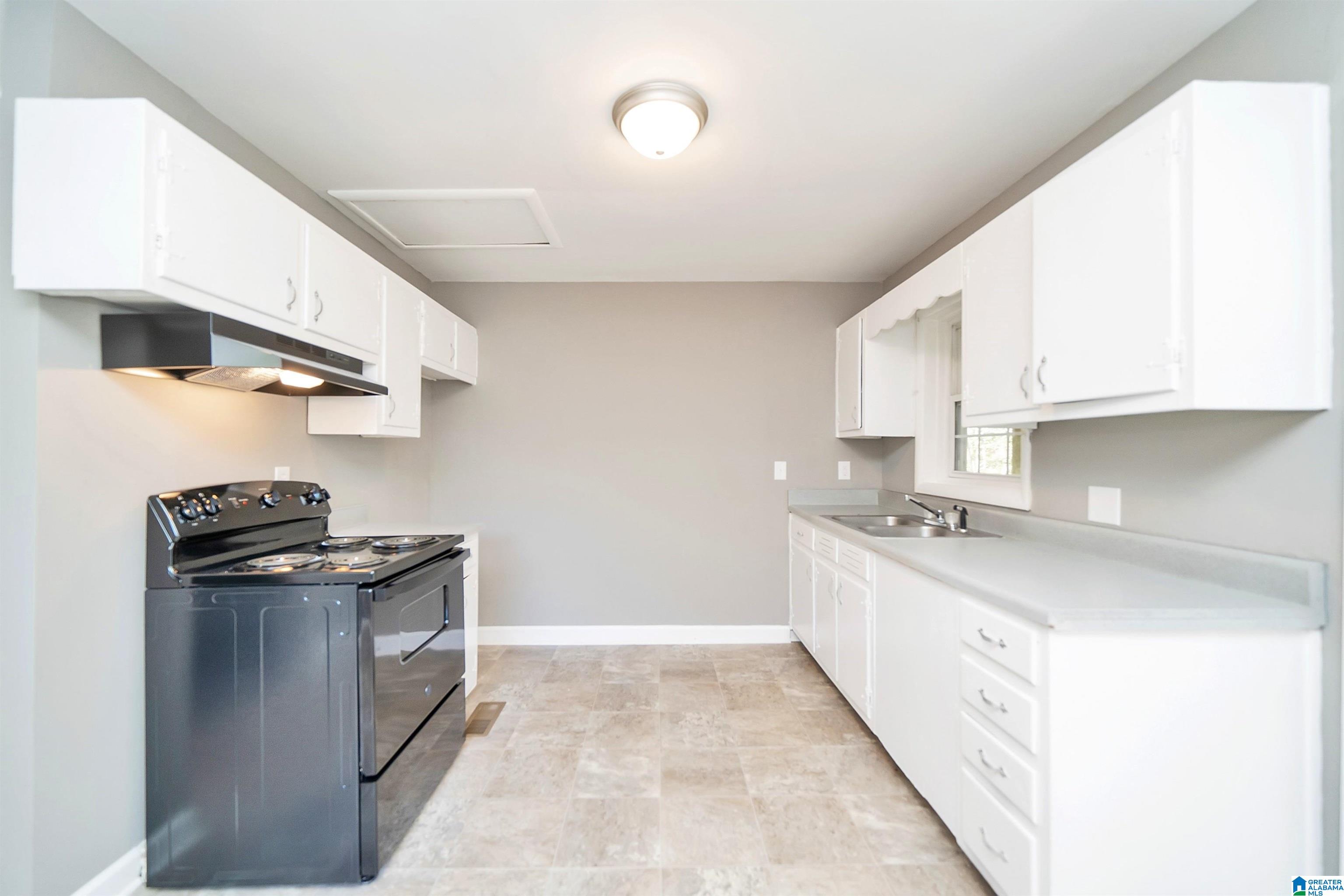1333 HATFIELD LANE