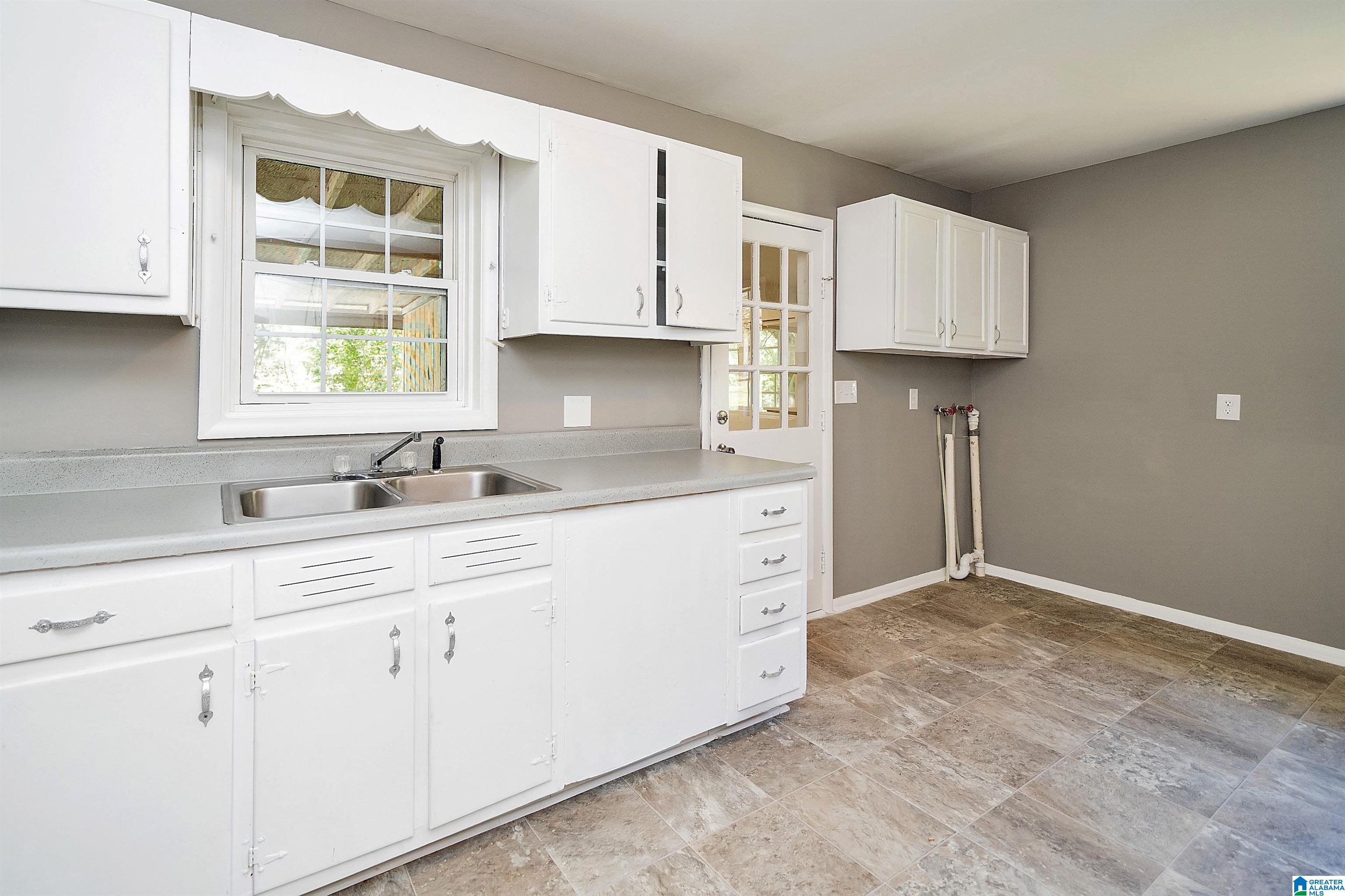 1333 HATFIELD LANE