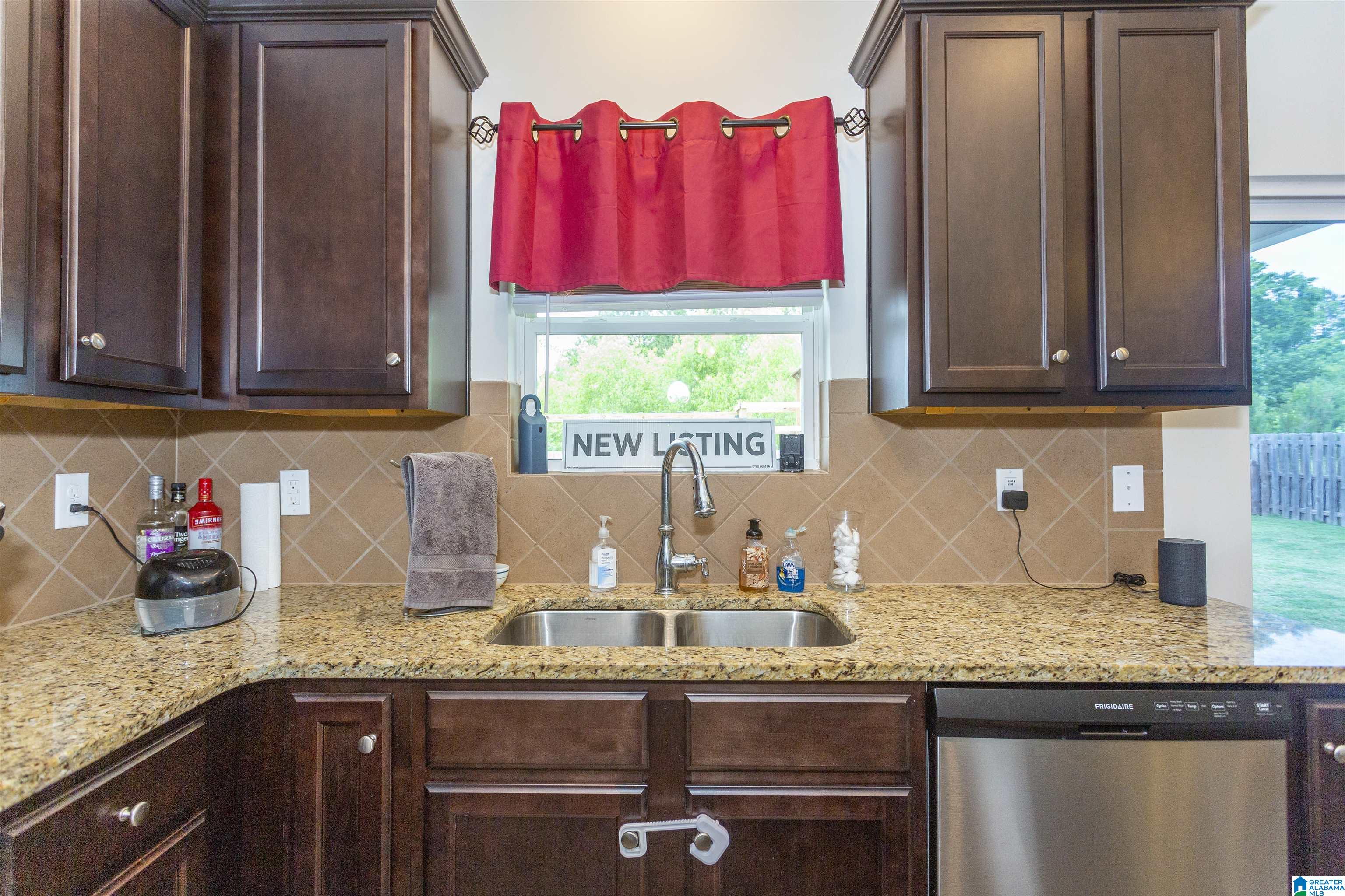 MLS 1352485 1087 ARONIMINK DRIVE CALERA, Alabama 35040