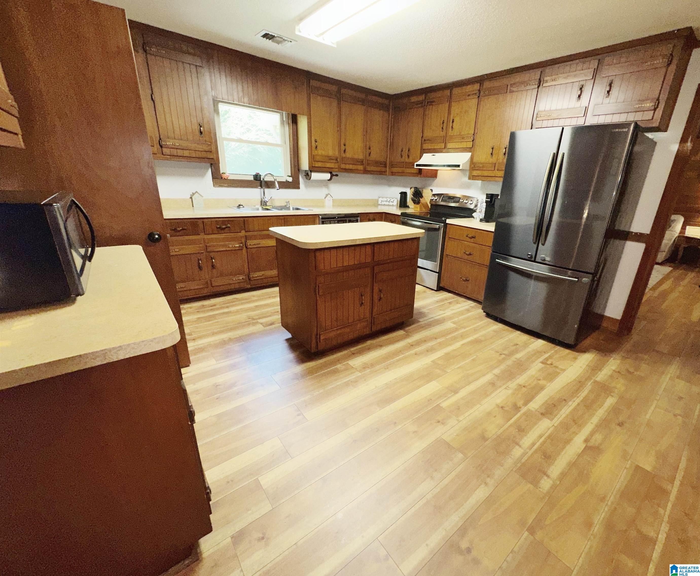 Residential for sale in MAPLESVILLE, Alabama, 1353450