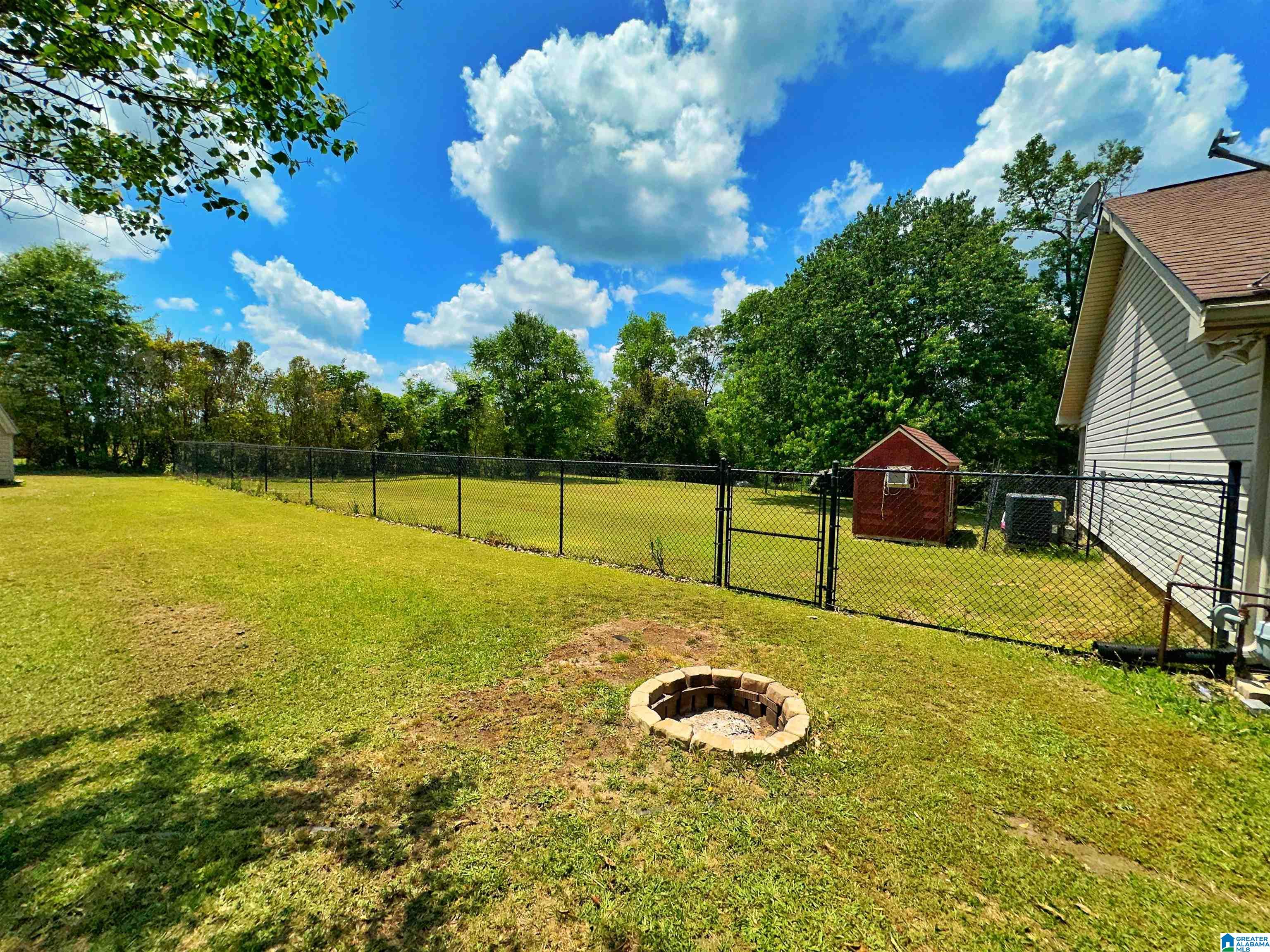 Residential for sale in MAPLESVILLE, Alabama, 1353450