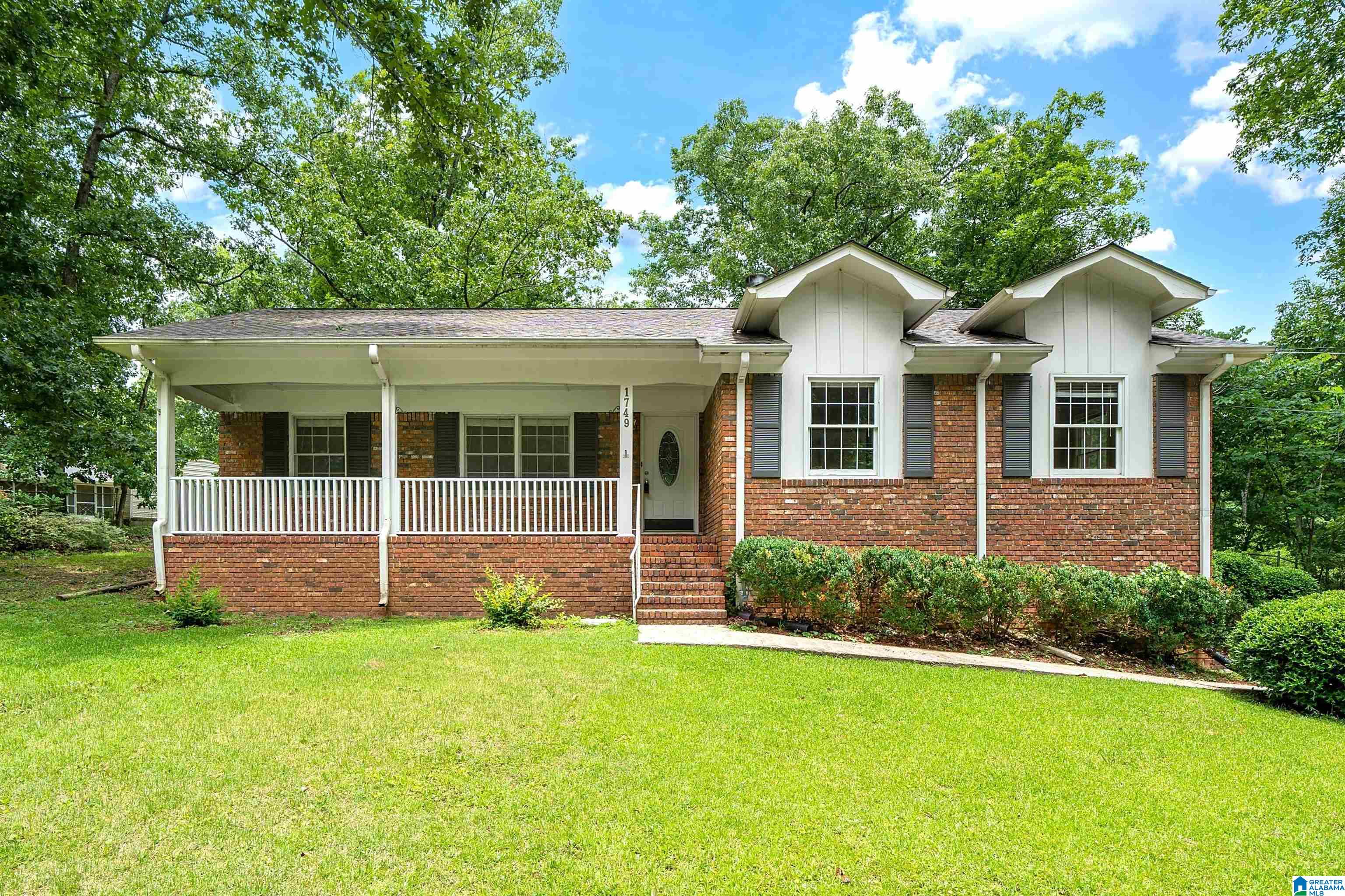 1749 EASTRIDGE DRIVE