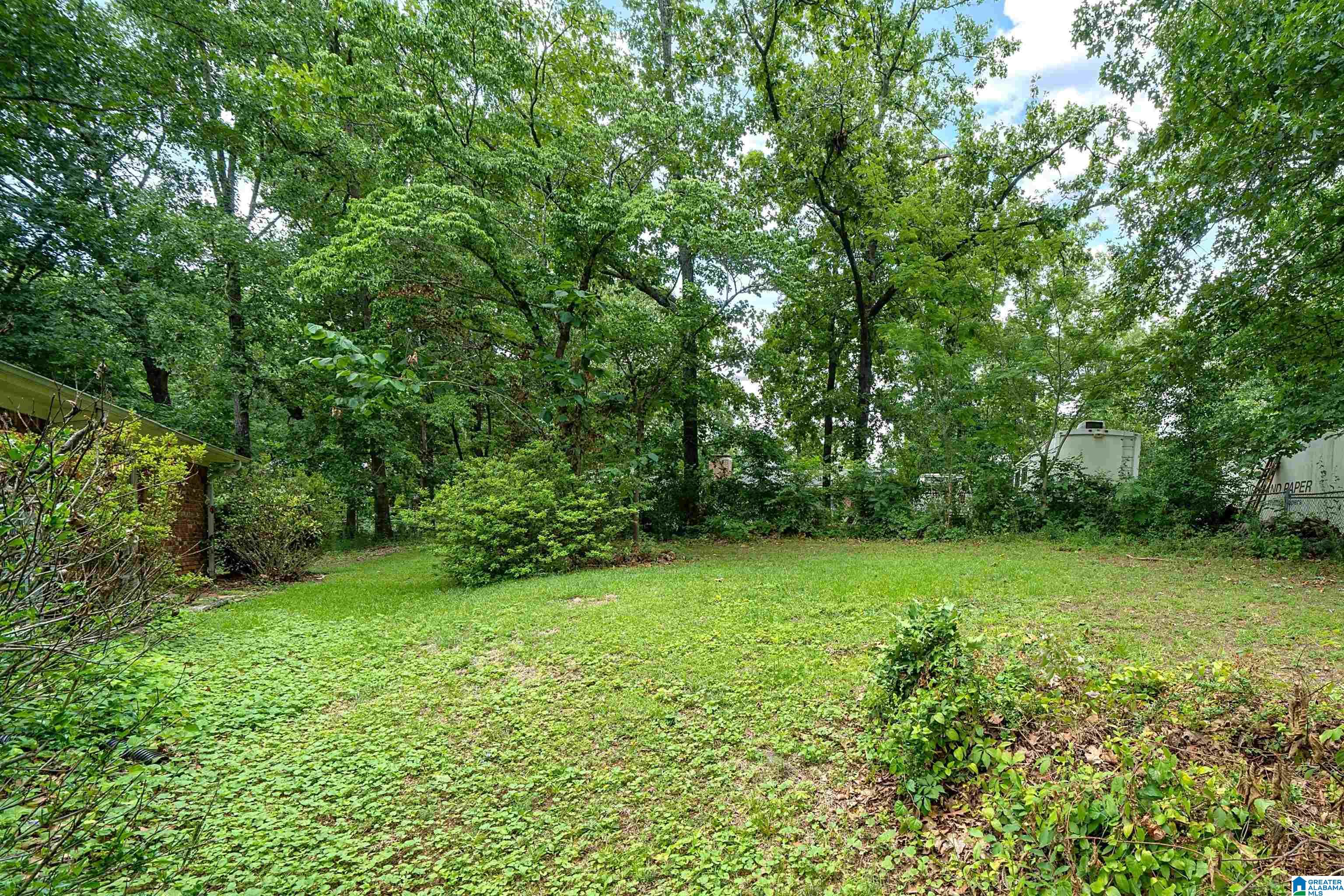 1749 EASTRIDGE DRIVE