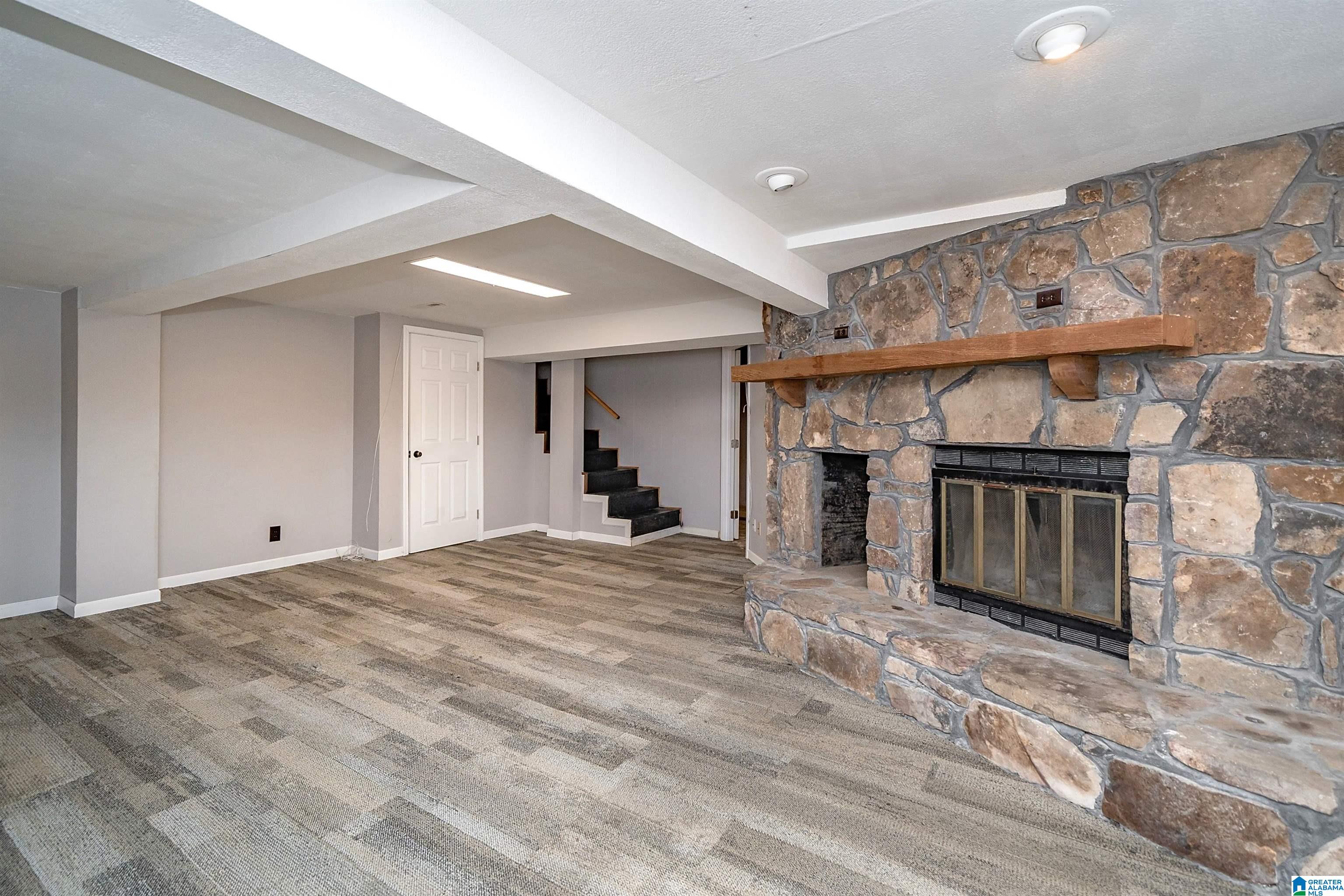 1749 EASTRIDGE DRIVE