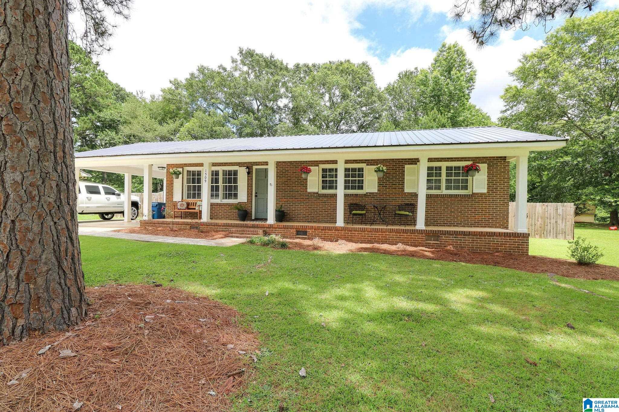 1509 Green Meadow Road, Anniston, AL 36207