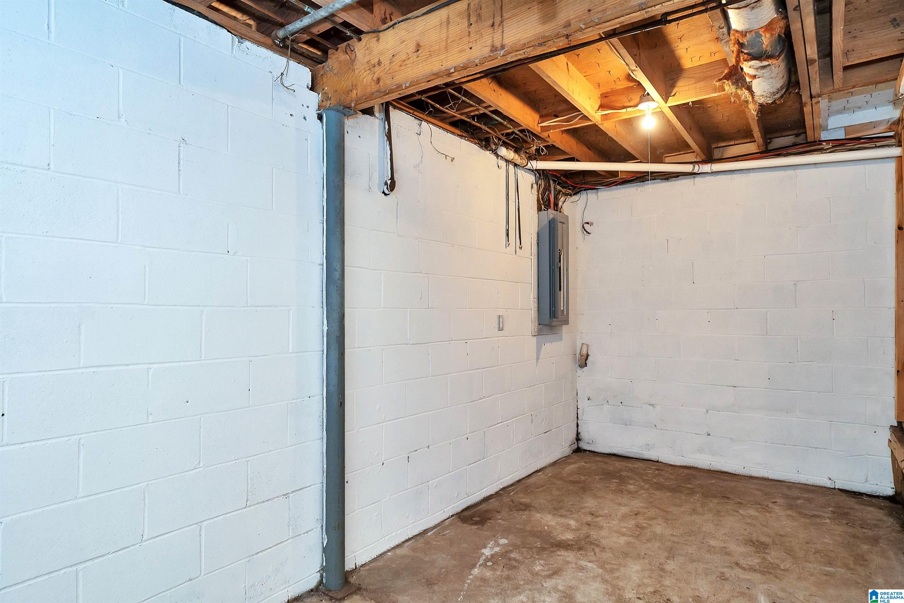 1623 WHITE DRIVE