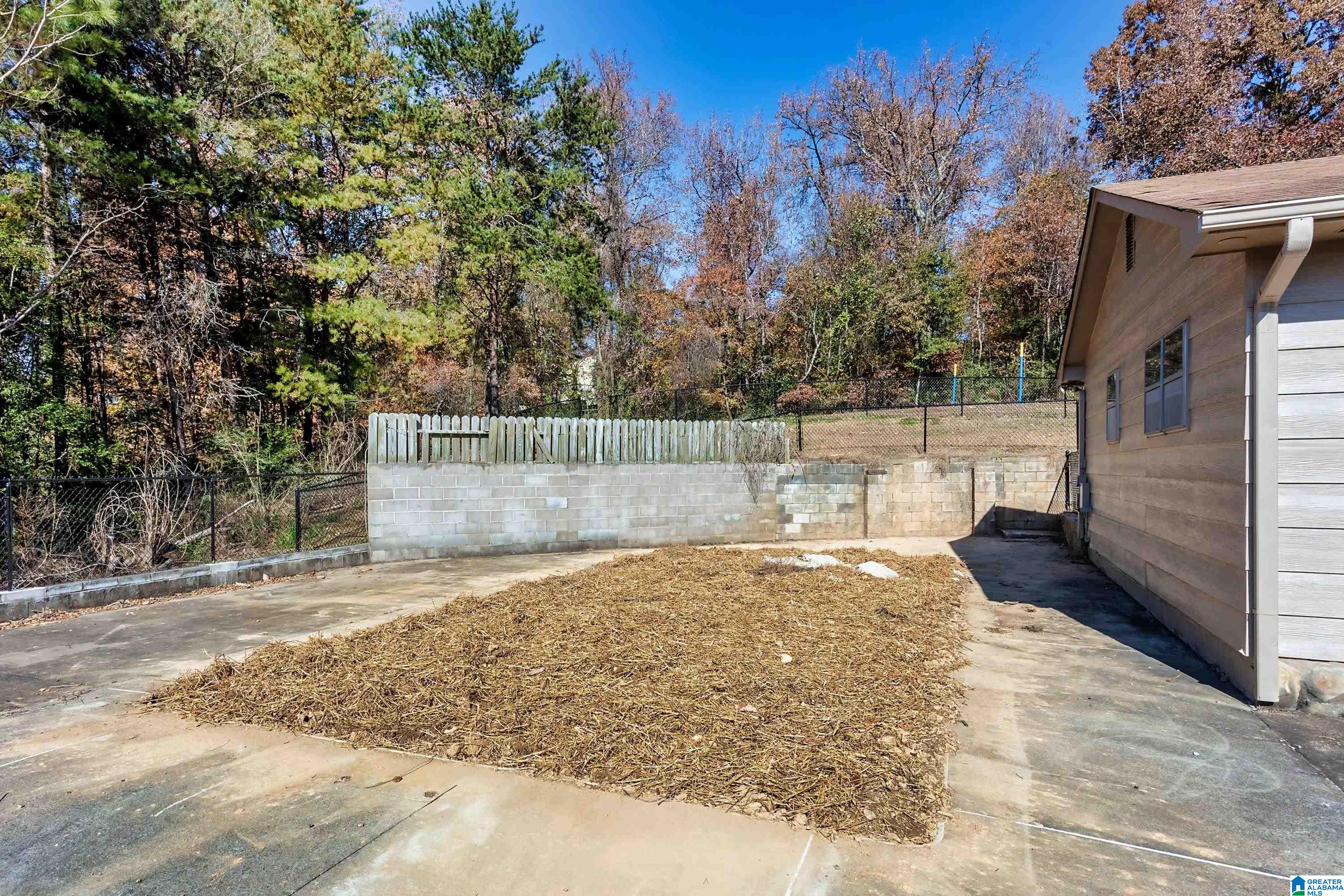 2112 ALAN DRIVE