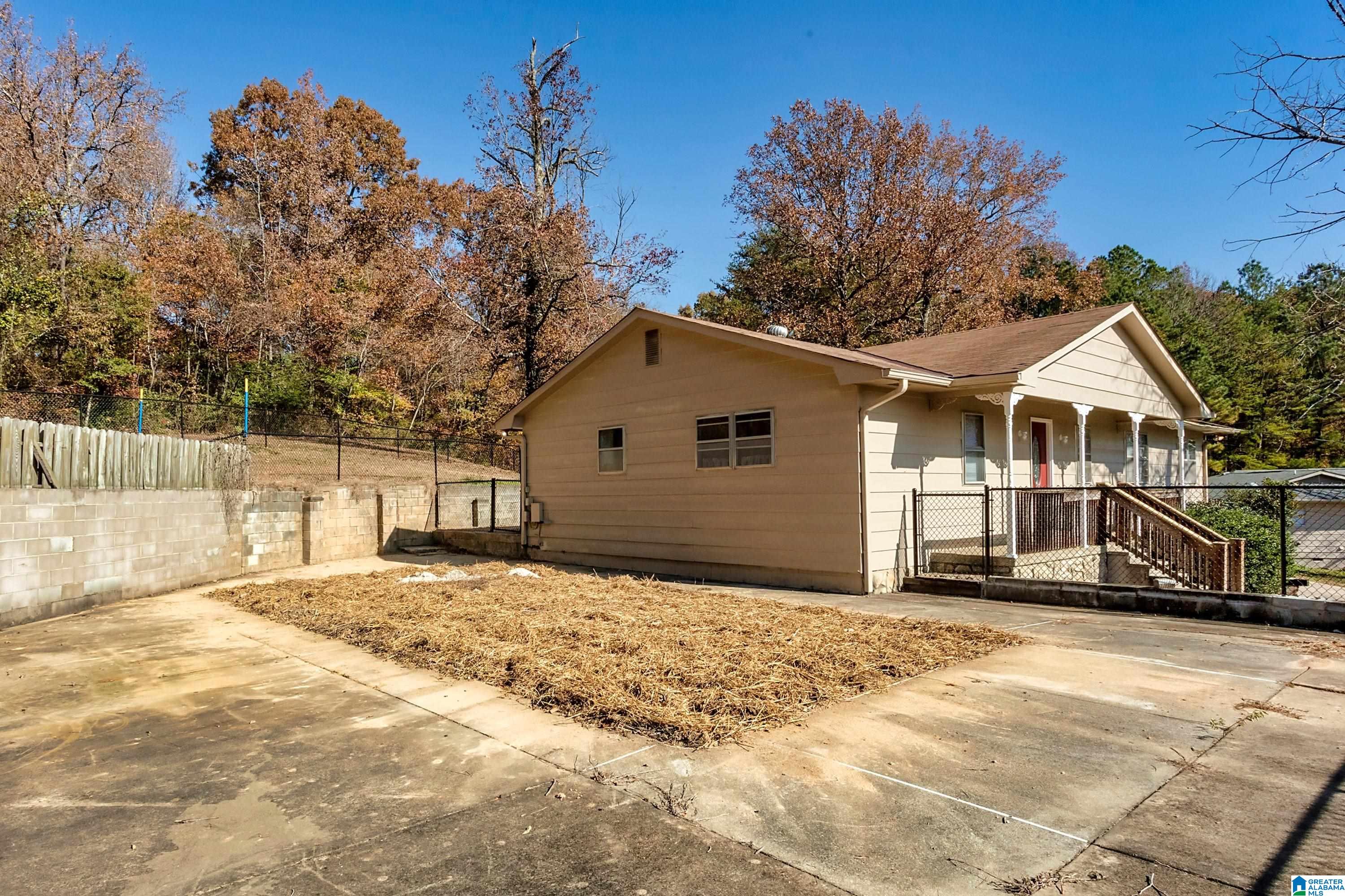 2112 ALAN DRIVE