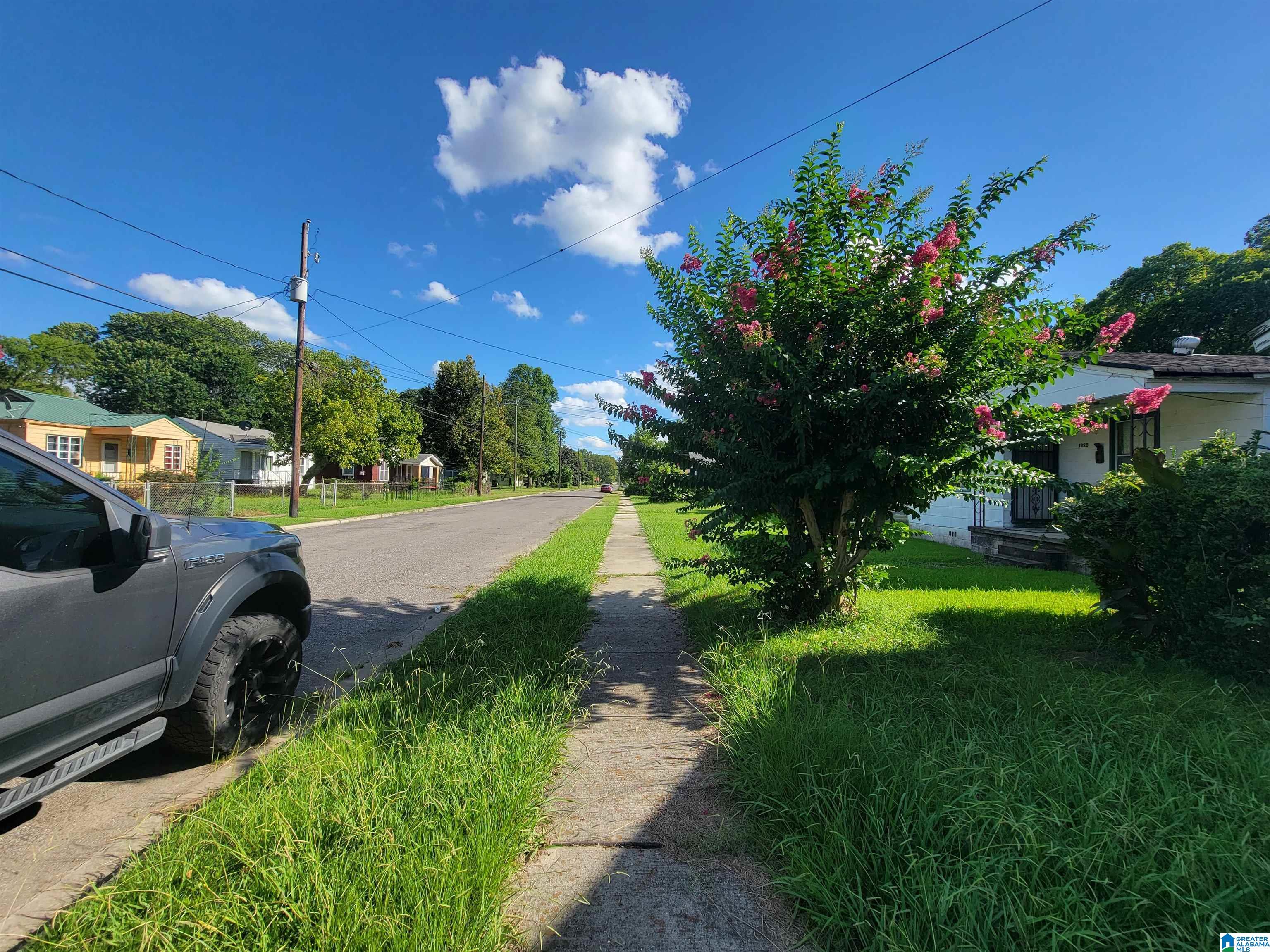 Homes for sale in Birmingham, AL | 1332 44th Pl N, Birmingham, AL 35212 | MLS# 1362876