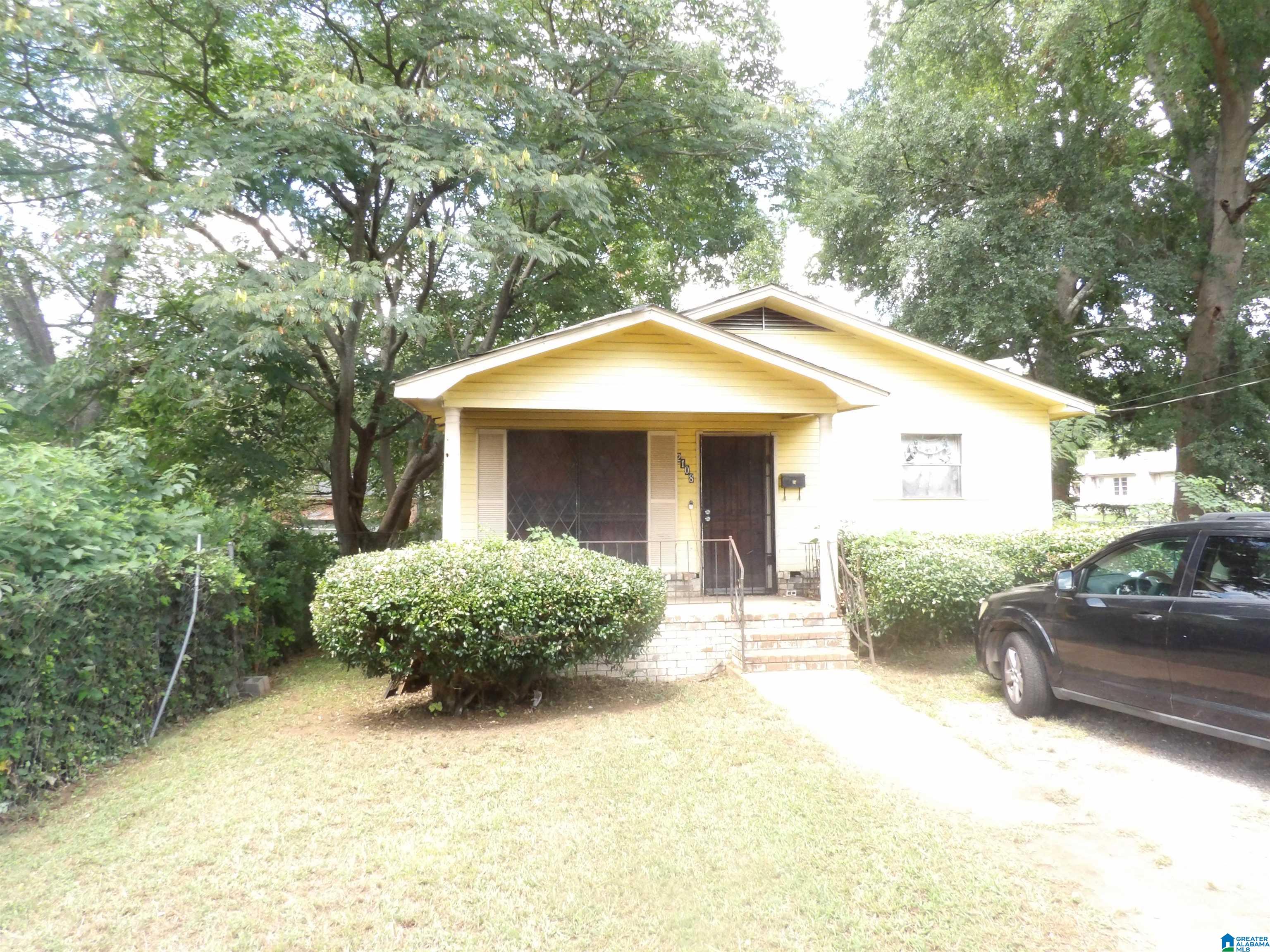 Homes for sale in Birmingham, AL | 2108 Sw Snavely Avenue Sw, Birmingham, AL 35211 | MLS# 21365322