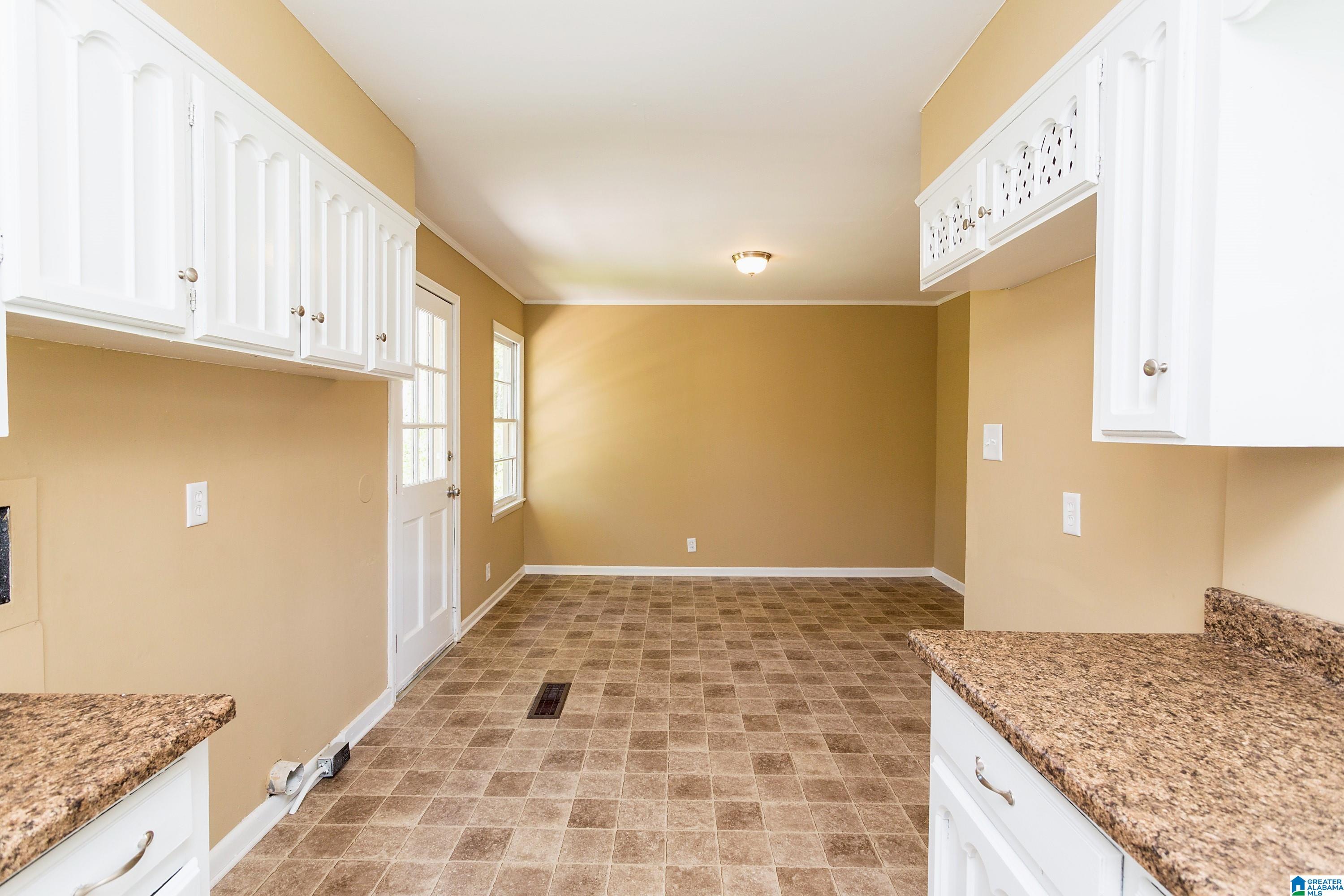 110 12TH COURT NW