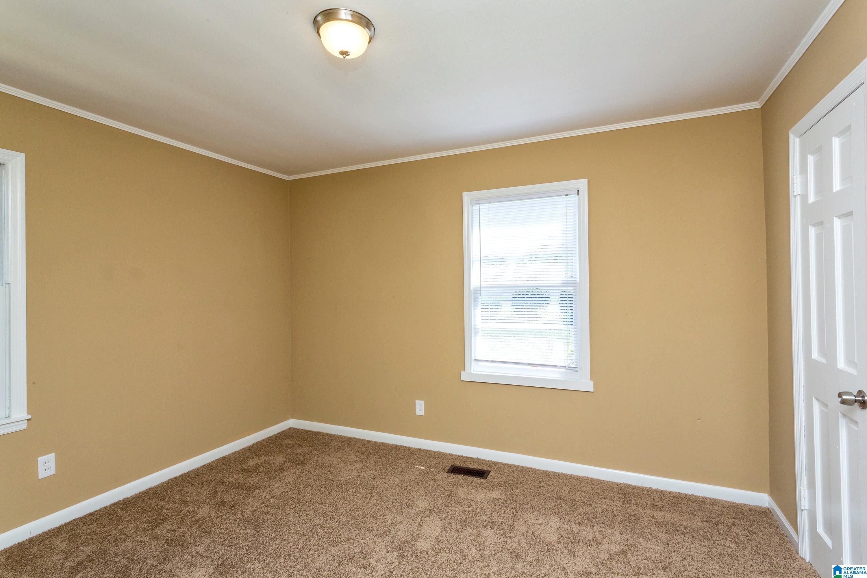 110 12TH COURT NW