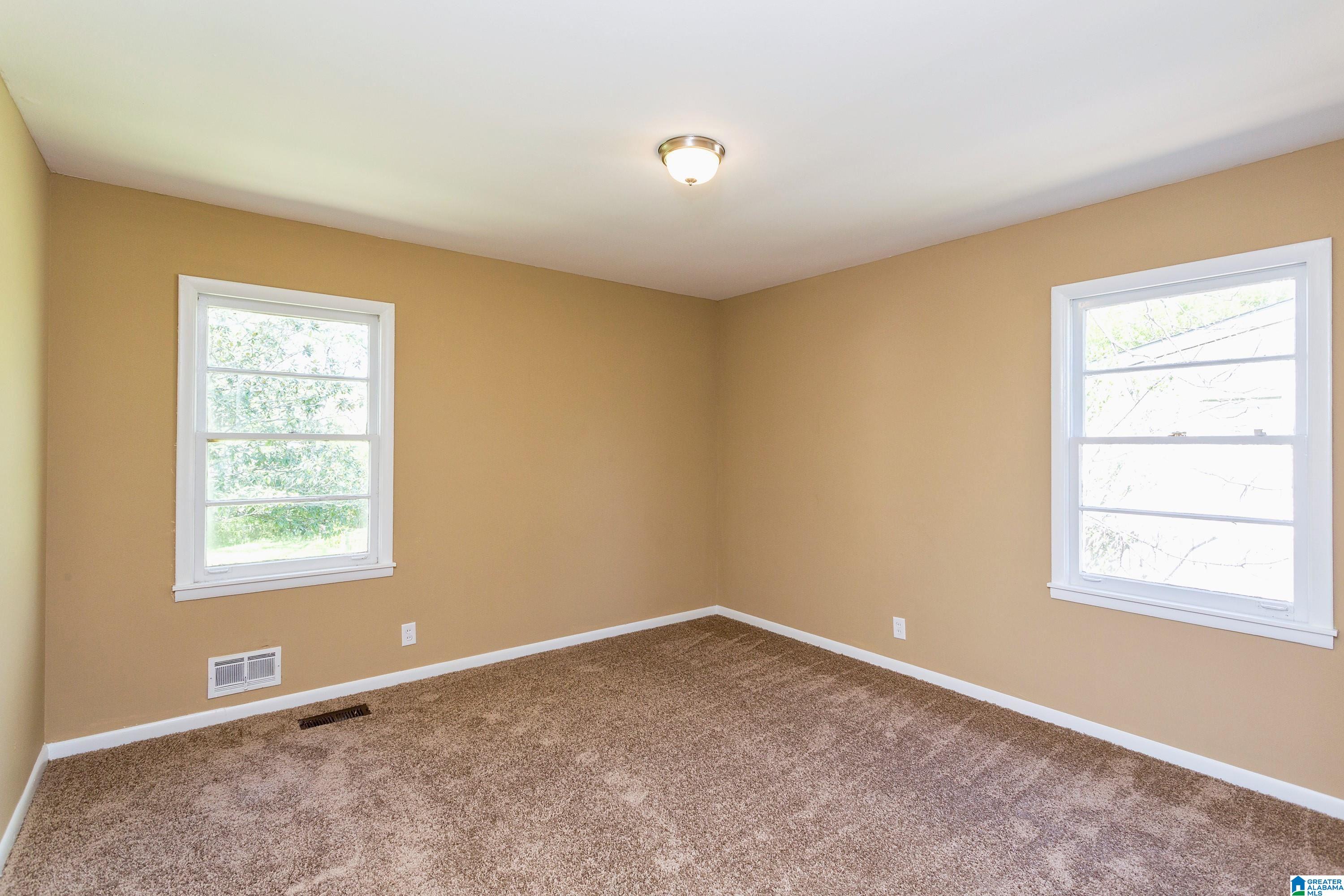 110 12TH COURT NW