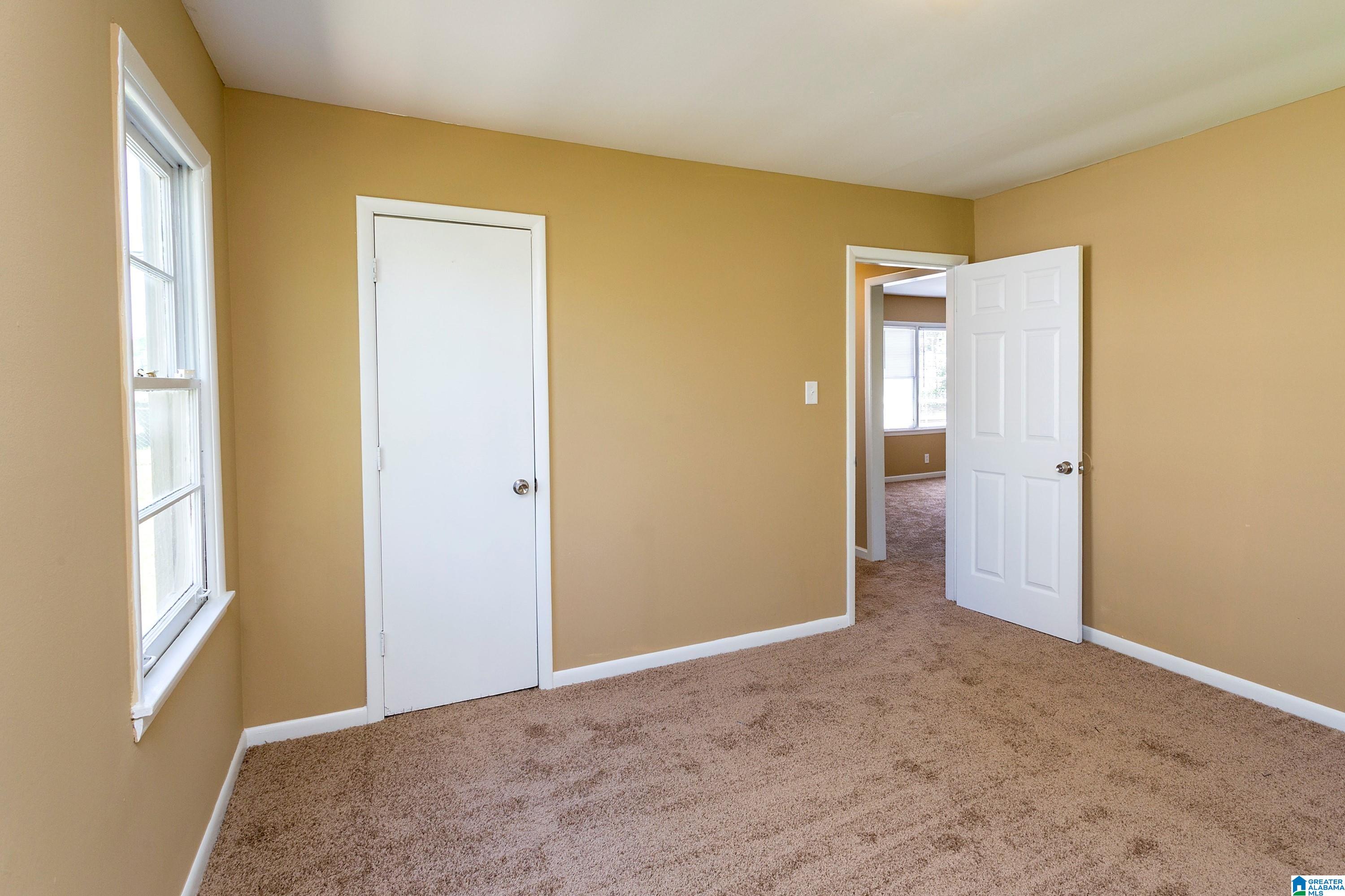 110 12TH COURT NW