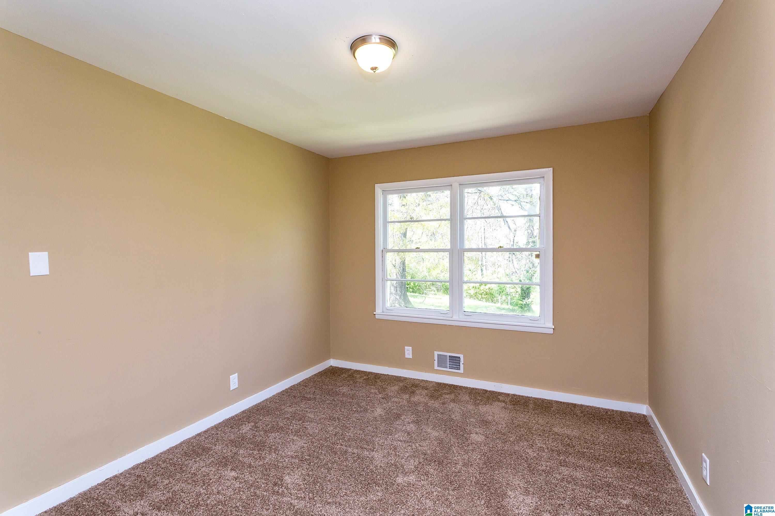 110 12TH COURT NW