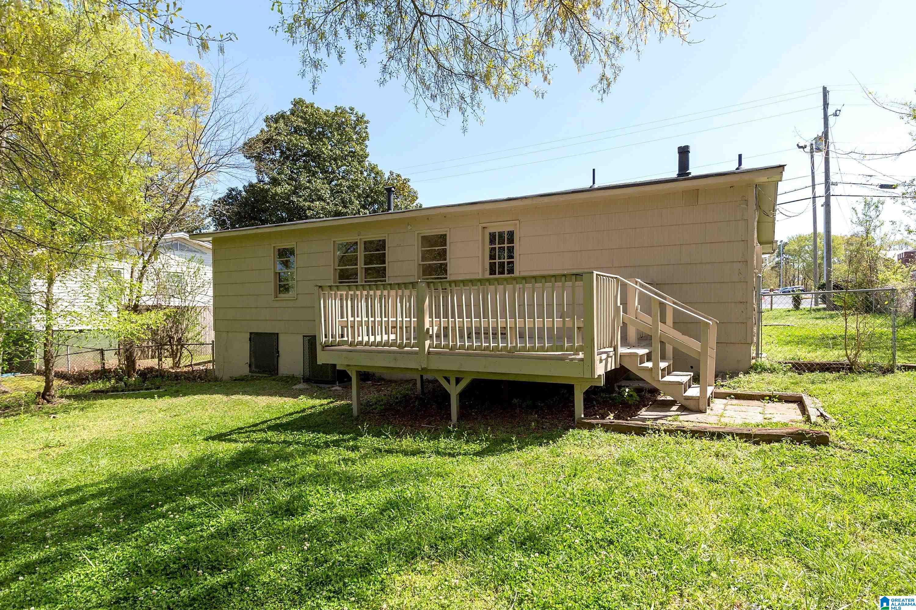 110 12TH COURT NW