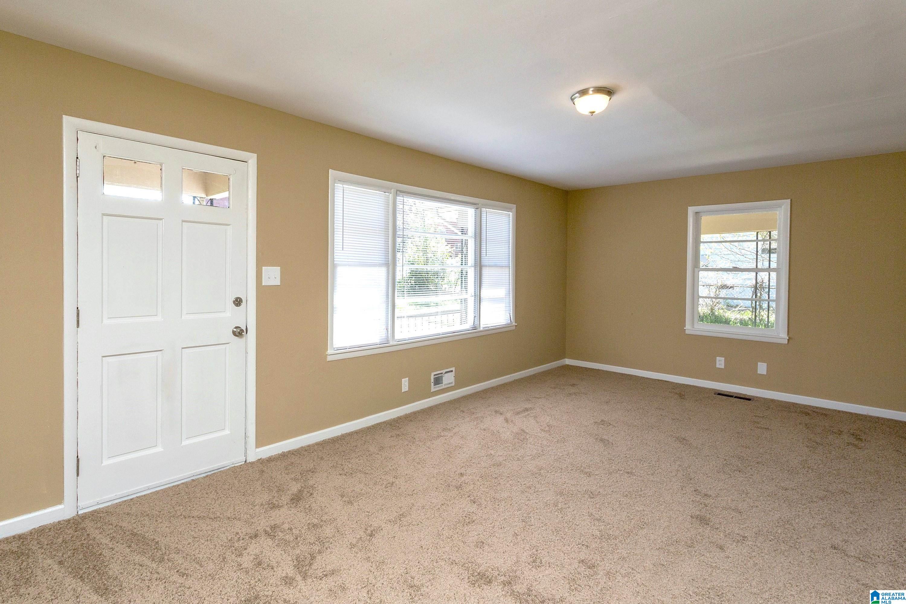 110 12TH COURT NW