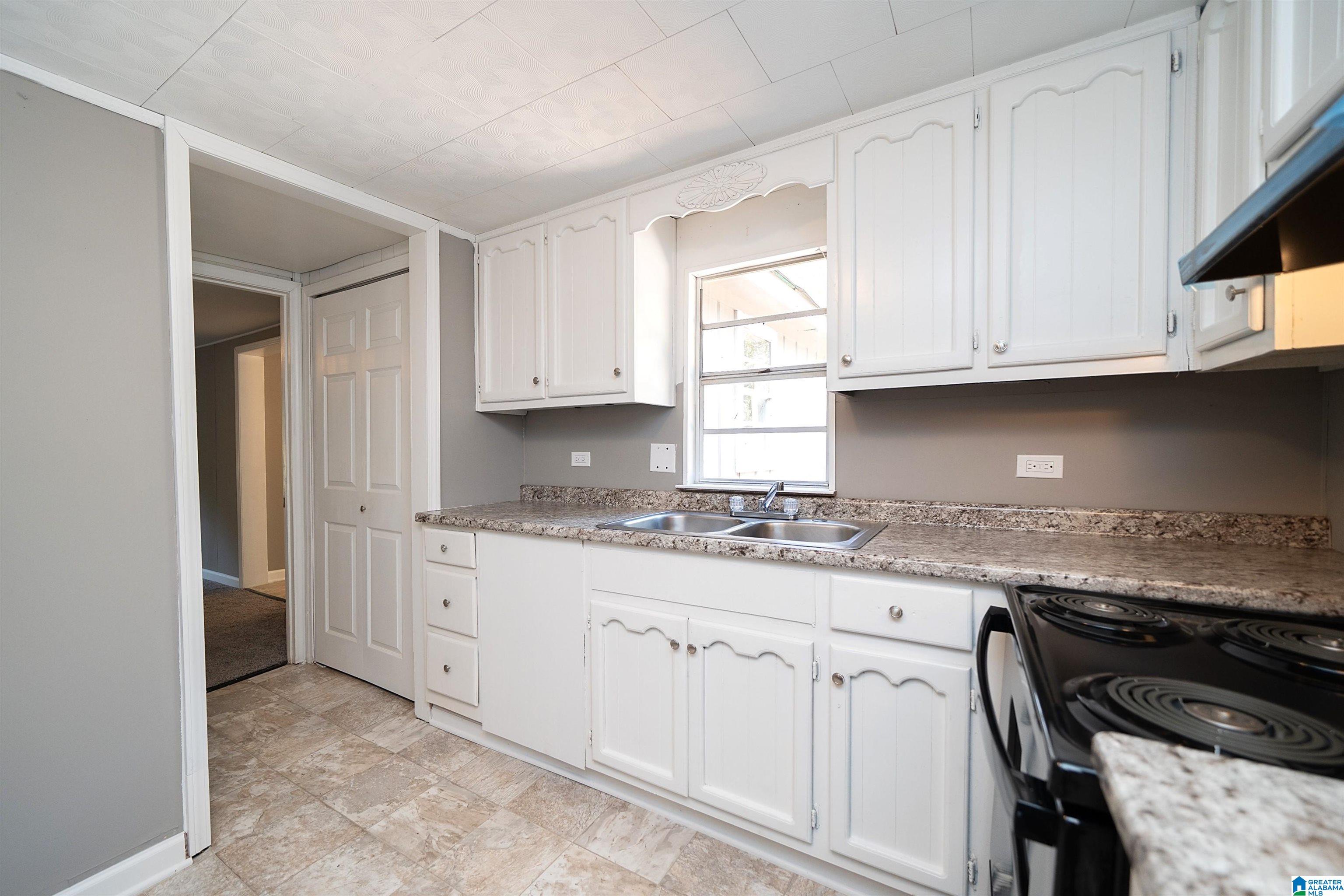 5963 KELLY DRIVE