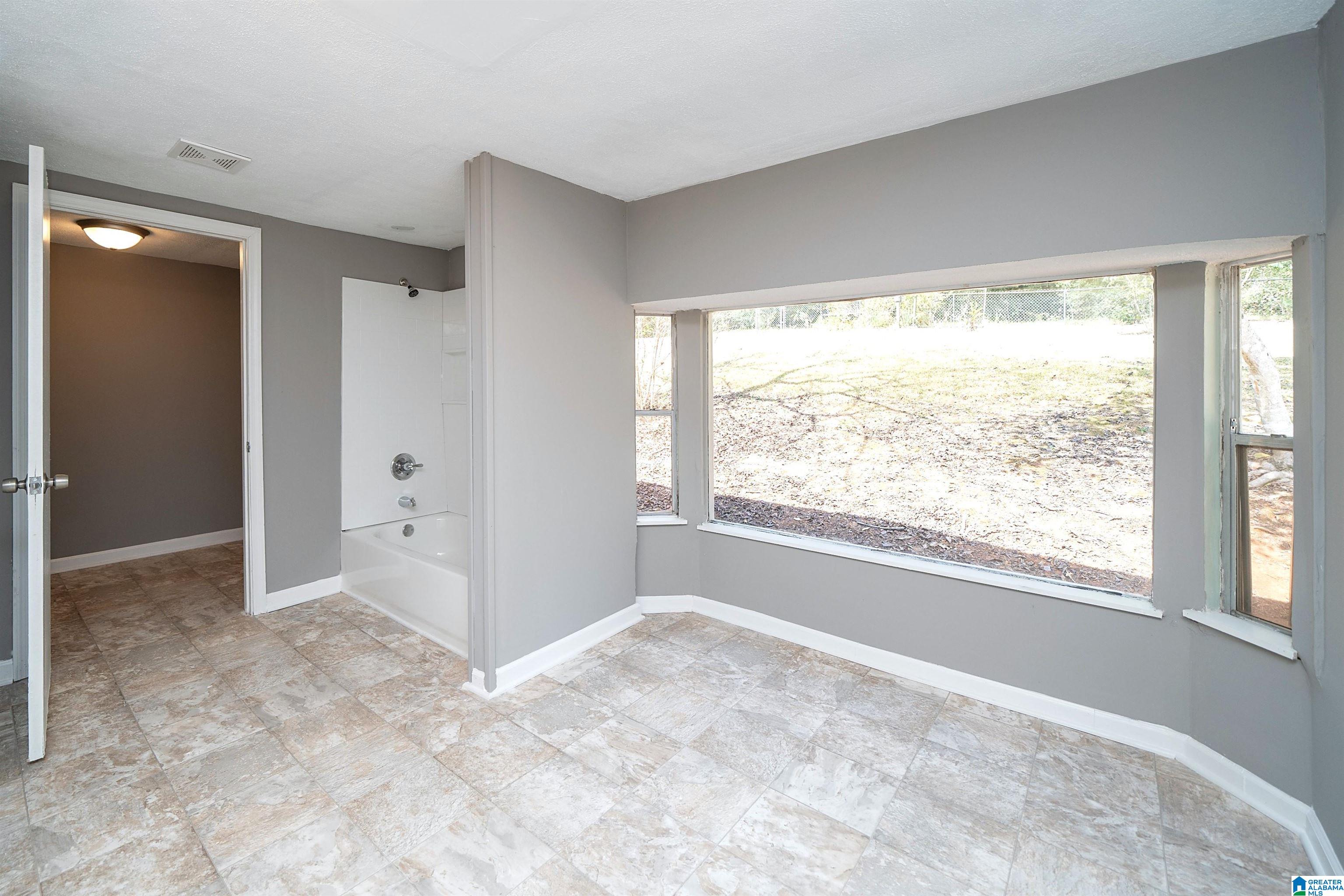 5963 KELLY DRIVE