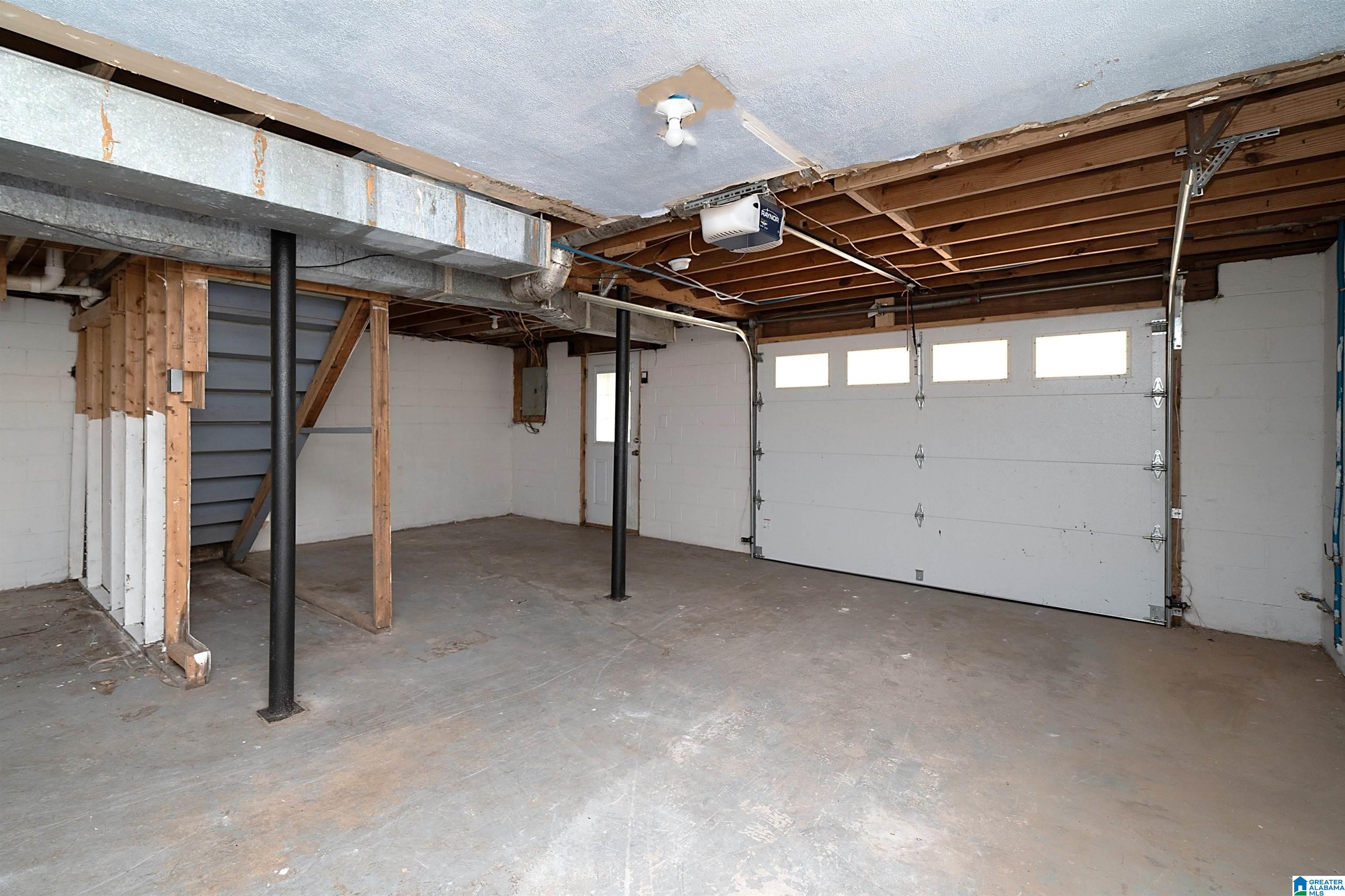 5963 KELLY DRIVE