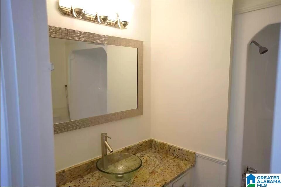 5010 DARLENE DRIVE