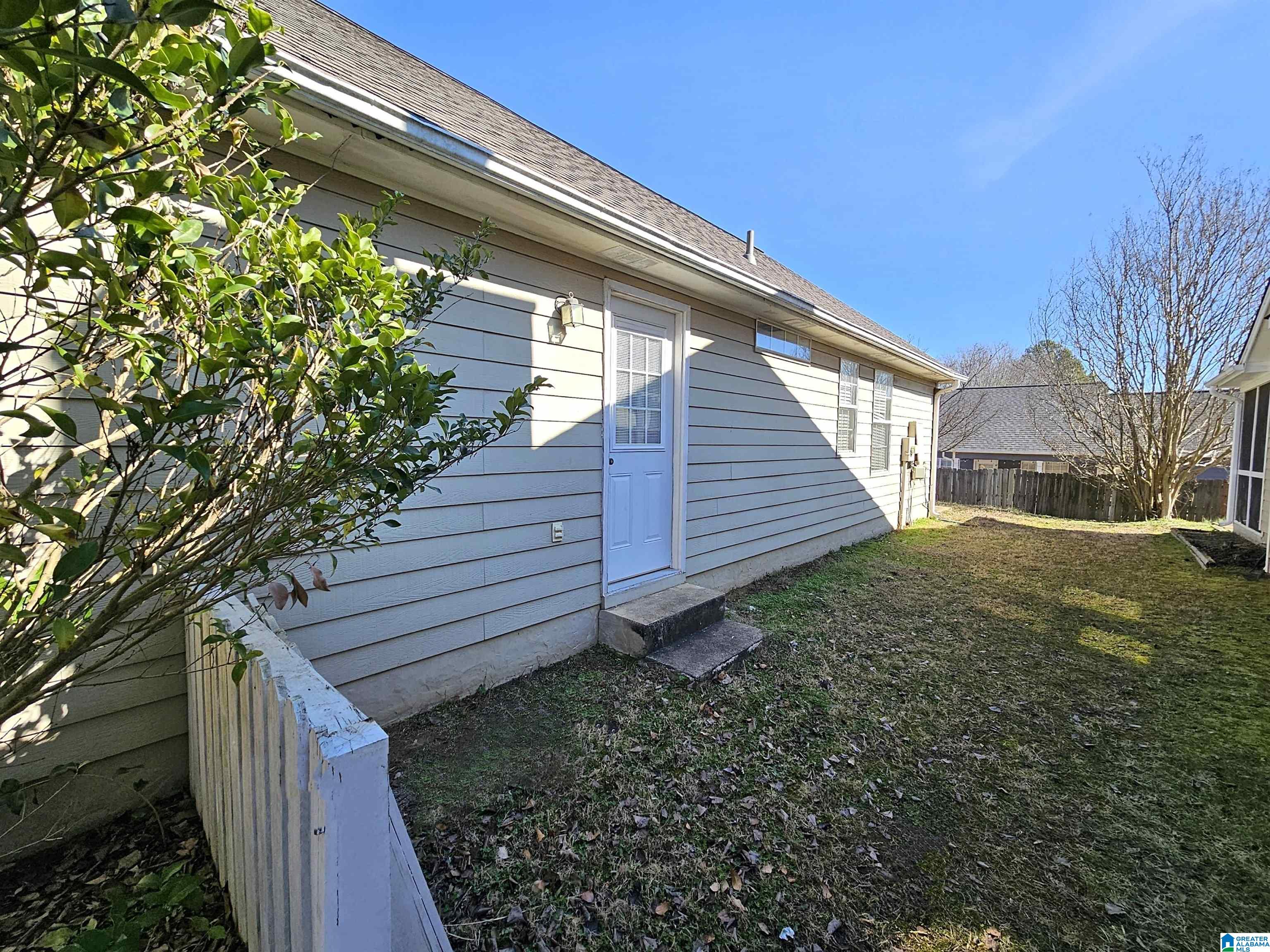 1009 WYNDHAM LANE