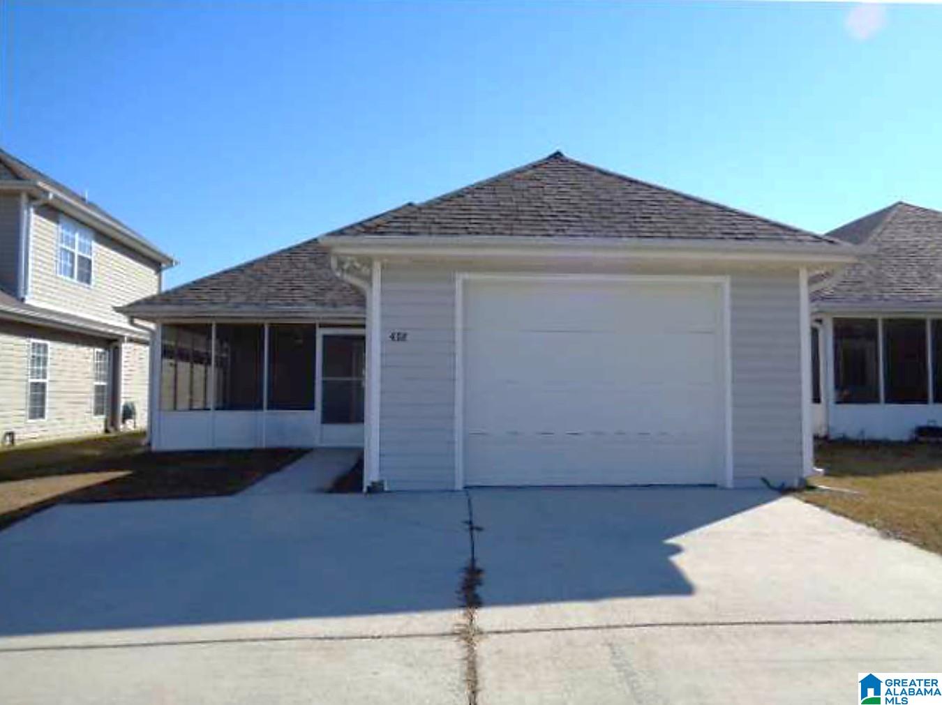 2095 VILLAGE LANE