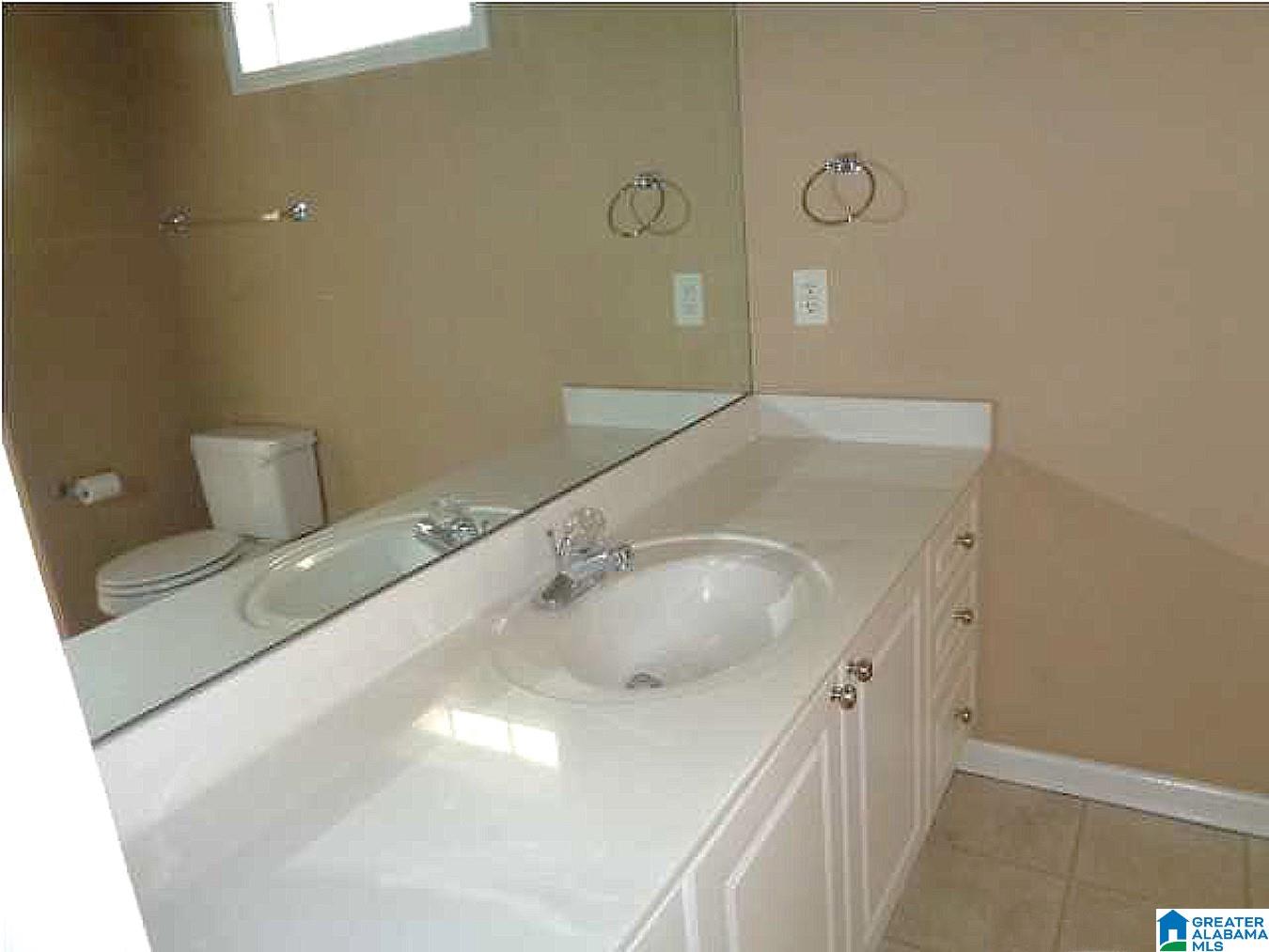 2095 VILLAGE LANE