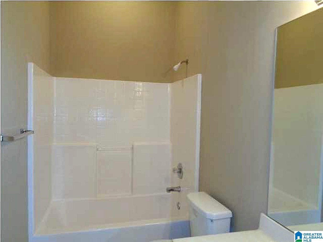 2095 VILLAGE LANE