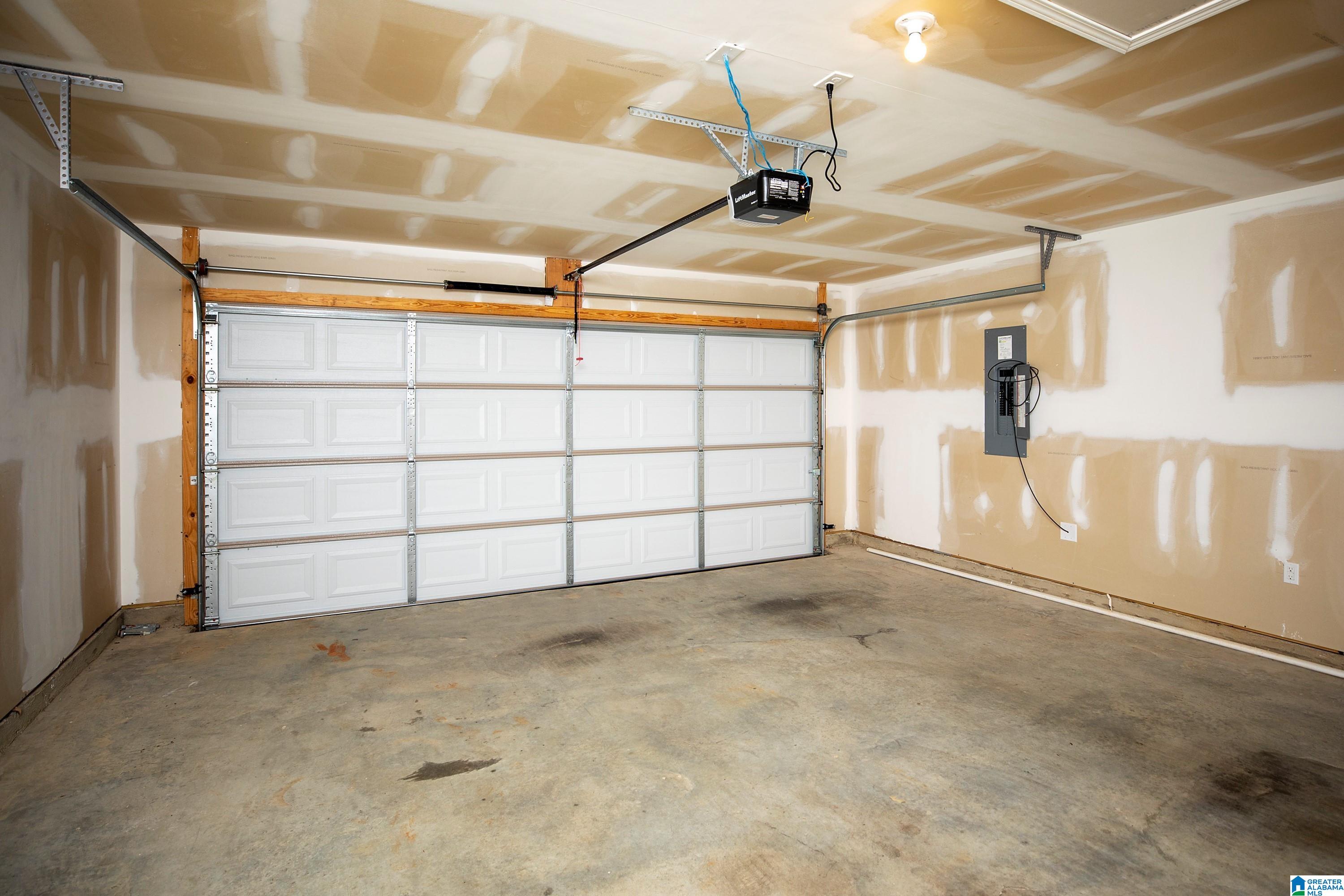 518 FOX RUN LANE