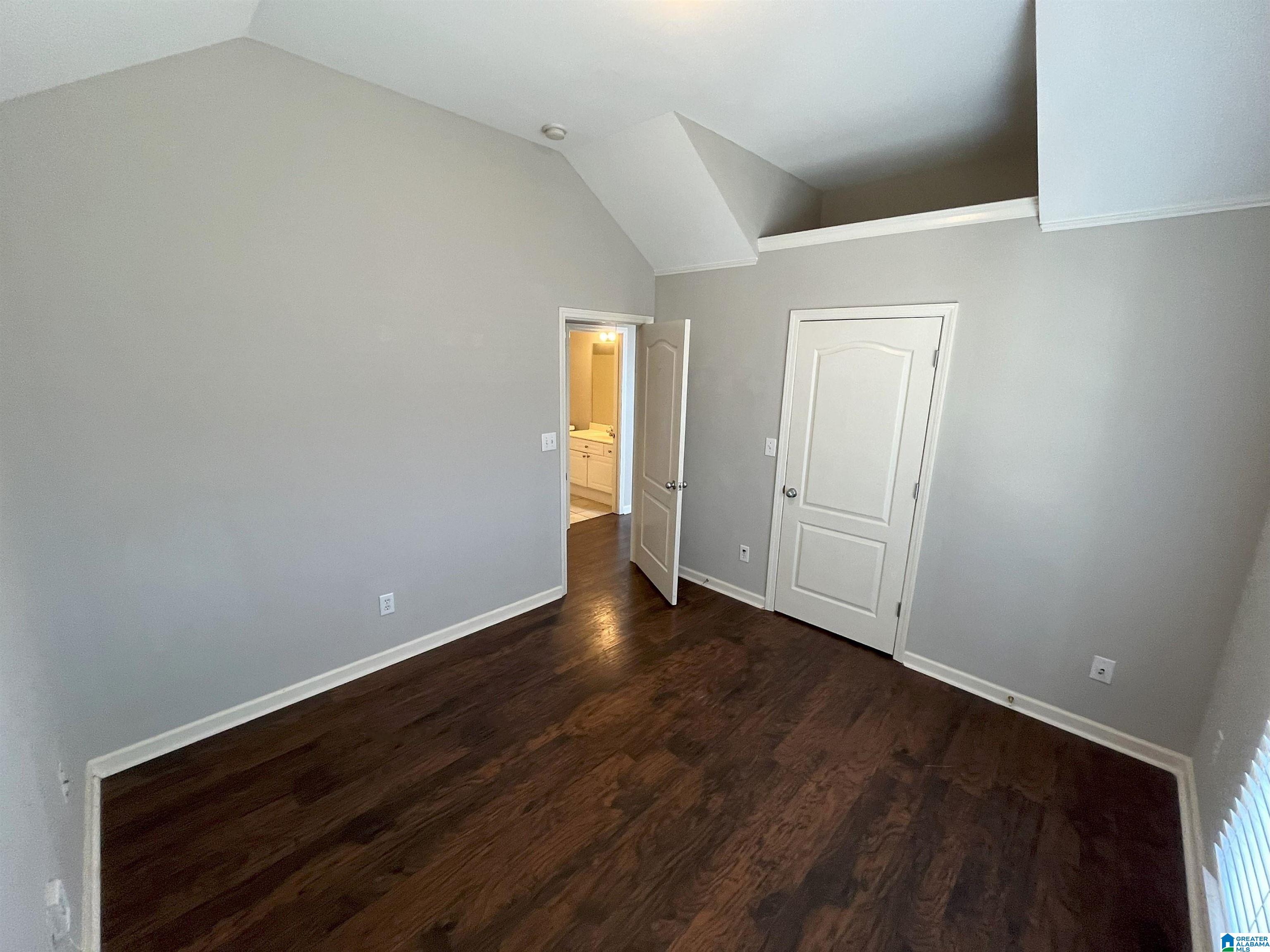 2095 VILLAGE LANE
