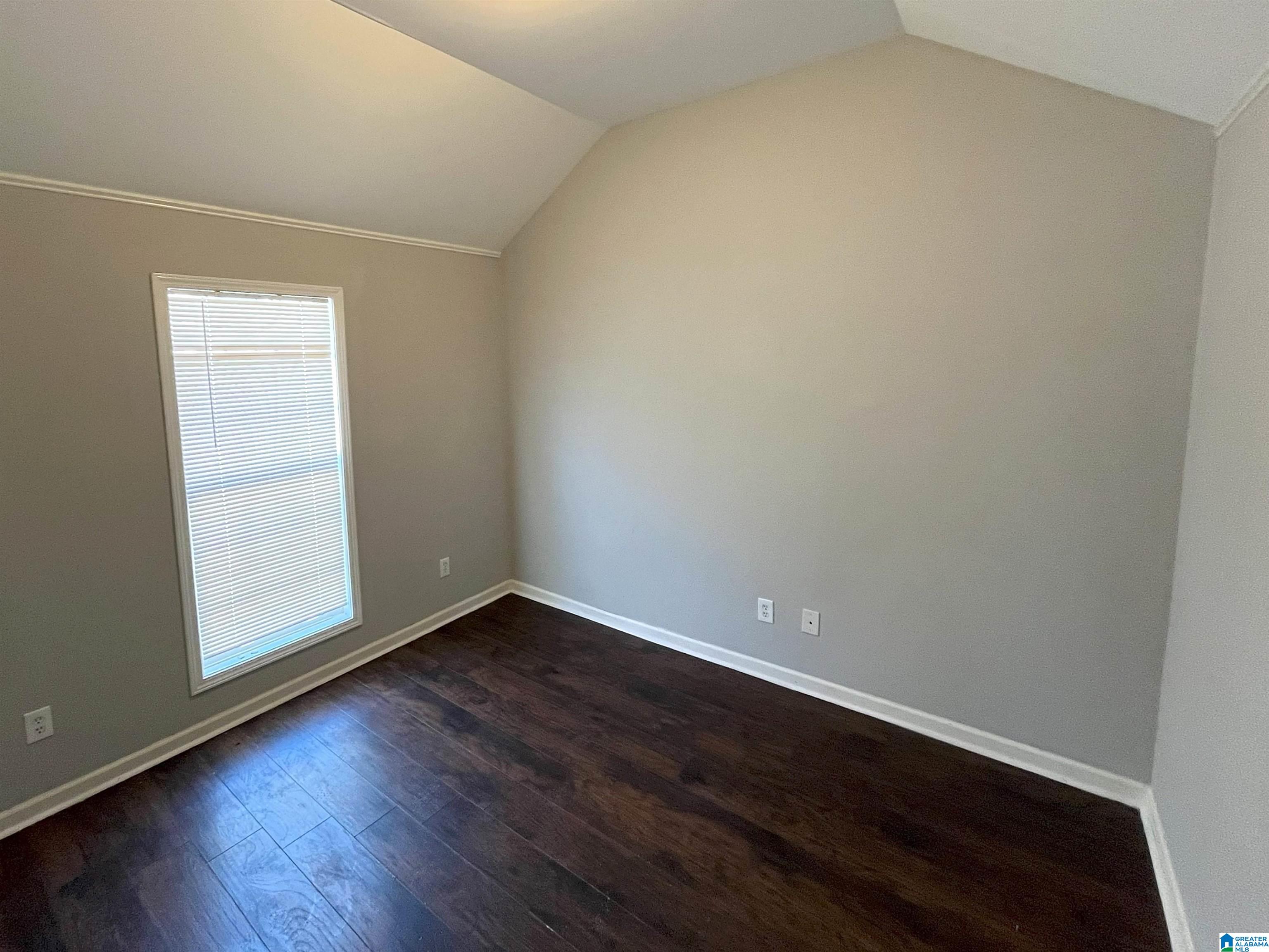2095 VILLAGE LANE