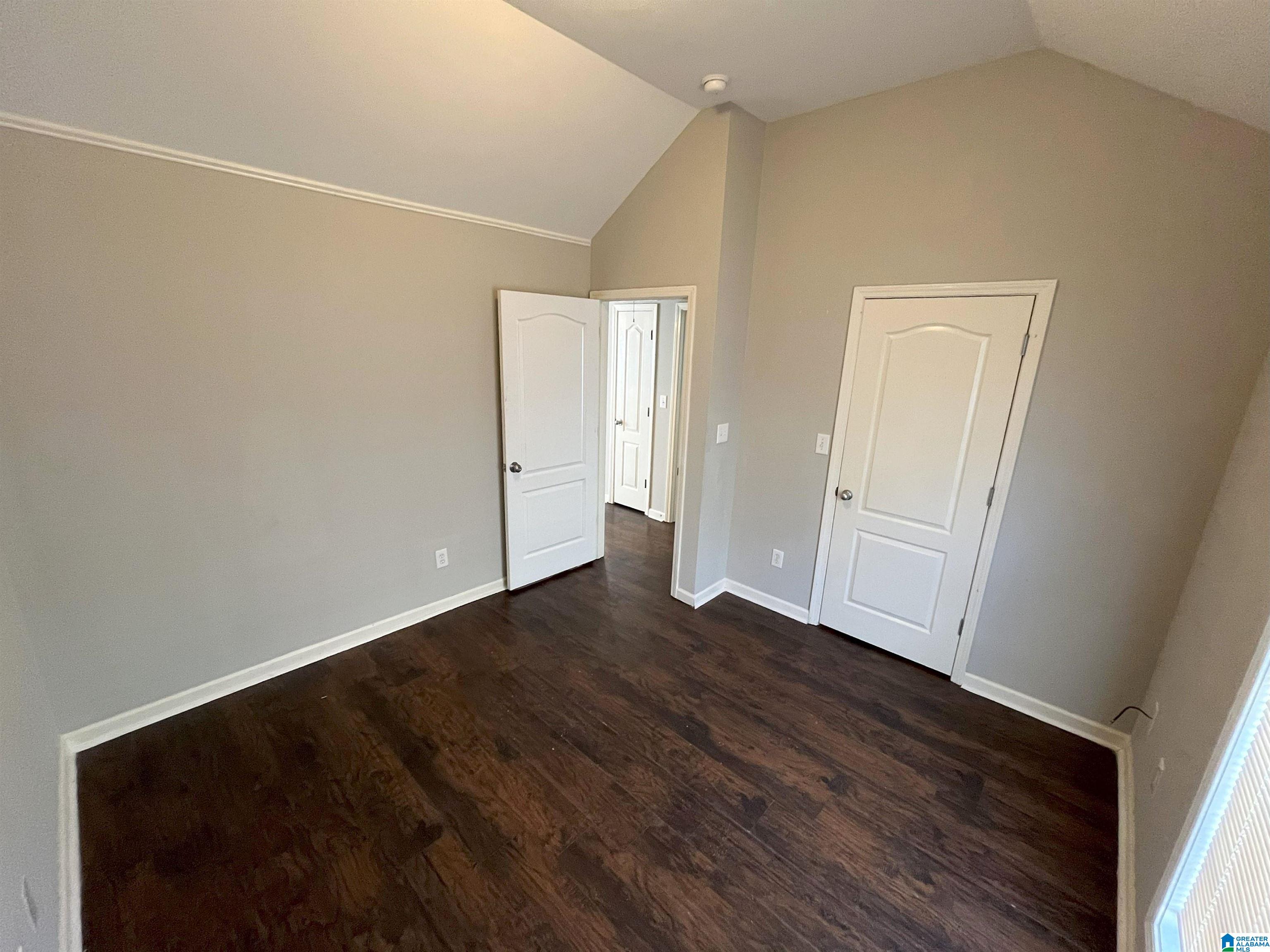 2095 VILLAGE LANE